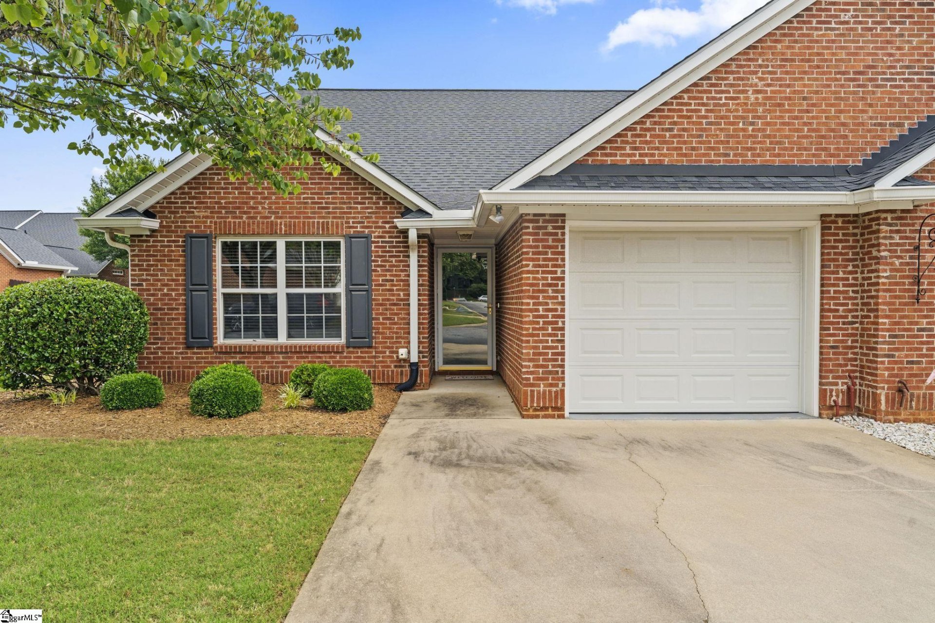 Property image 1 at 406 Hunting Creek Drive, Simpsonville, SC 29681