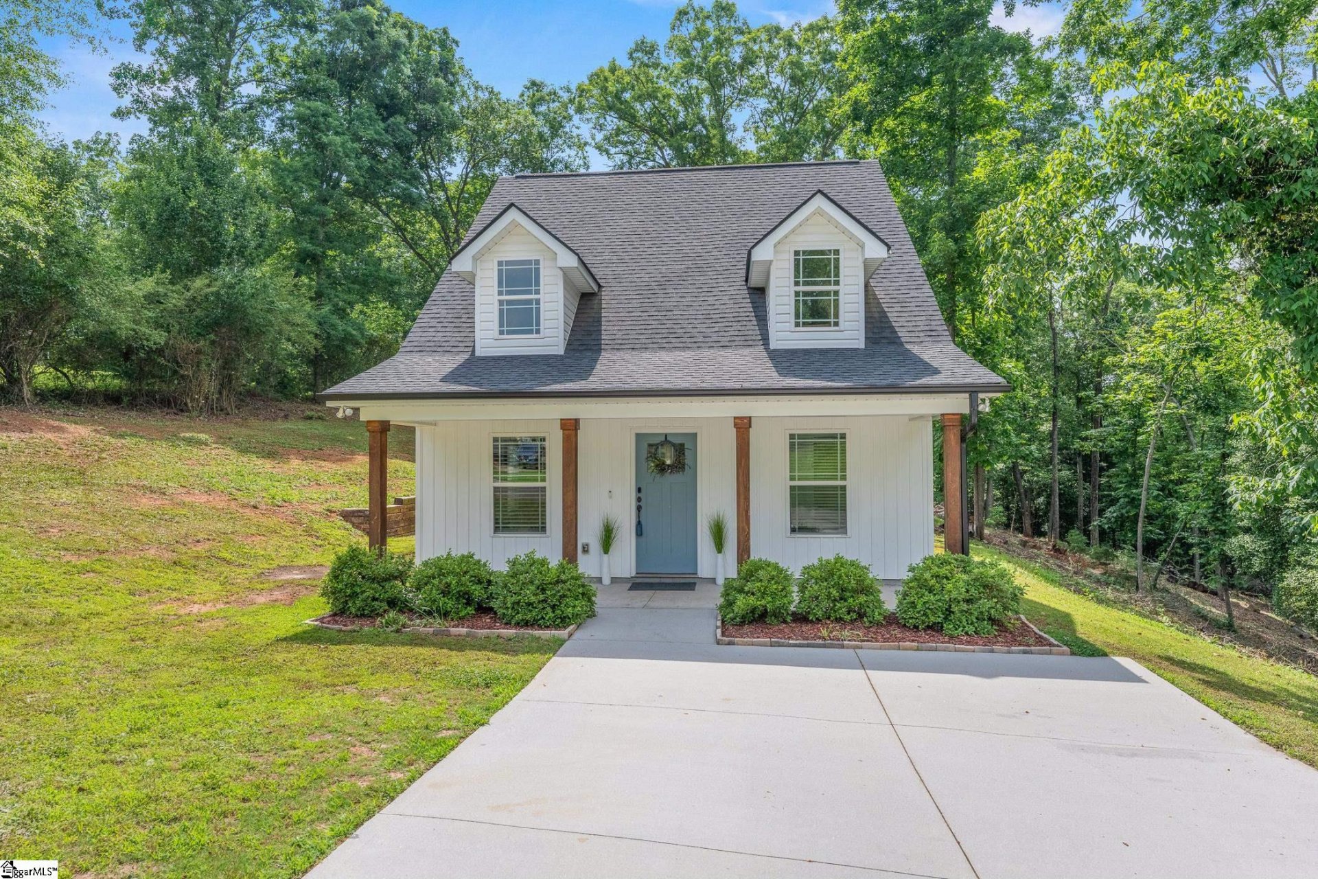 Property image 1 at 216 Country Gln, Pelzer, SC 29669-1007