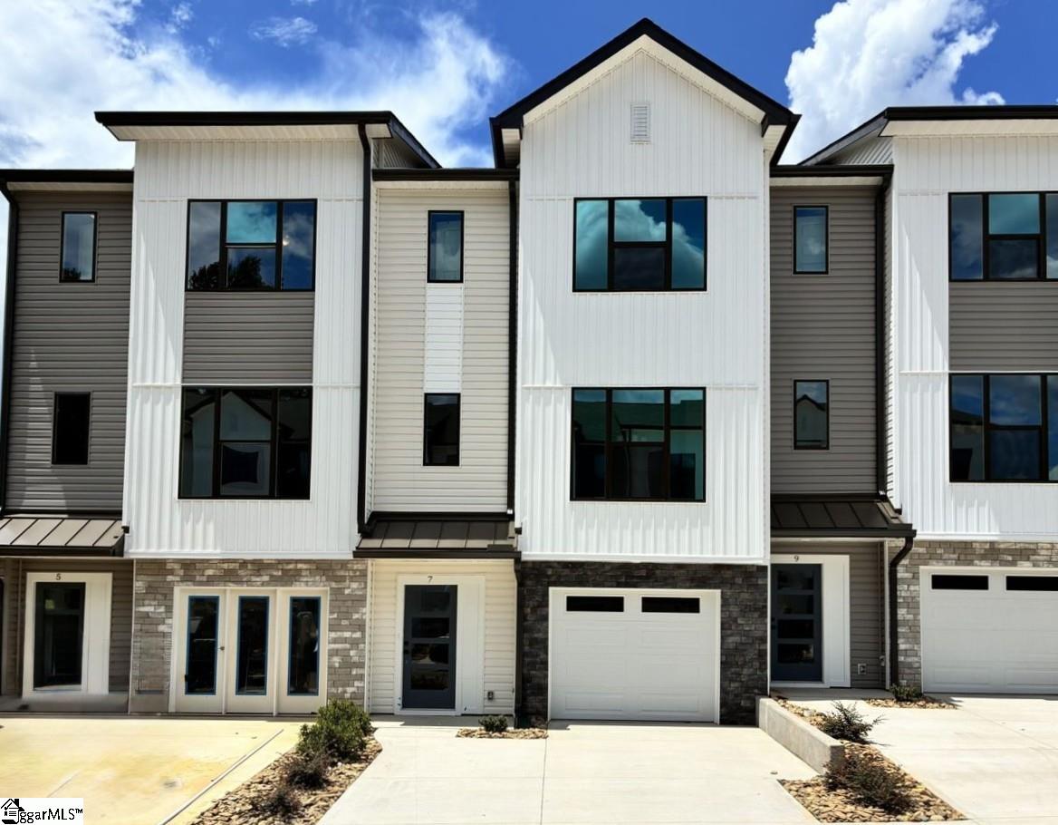 Property at 7 Pikewood Lane, Greenville, SC 29607