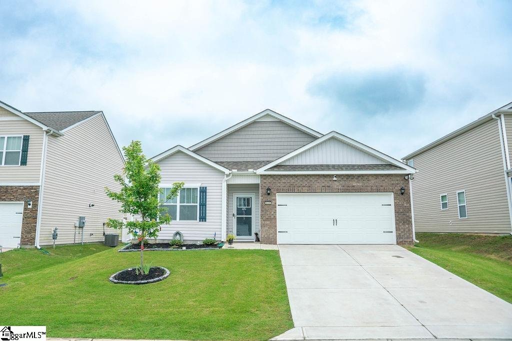 Property at 305 Bonifay Drive, Fountain Inn, SC 29644