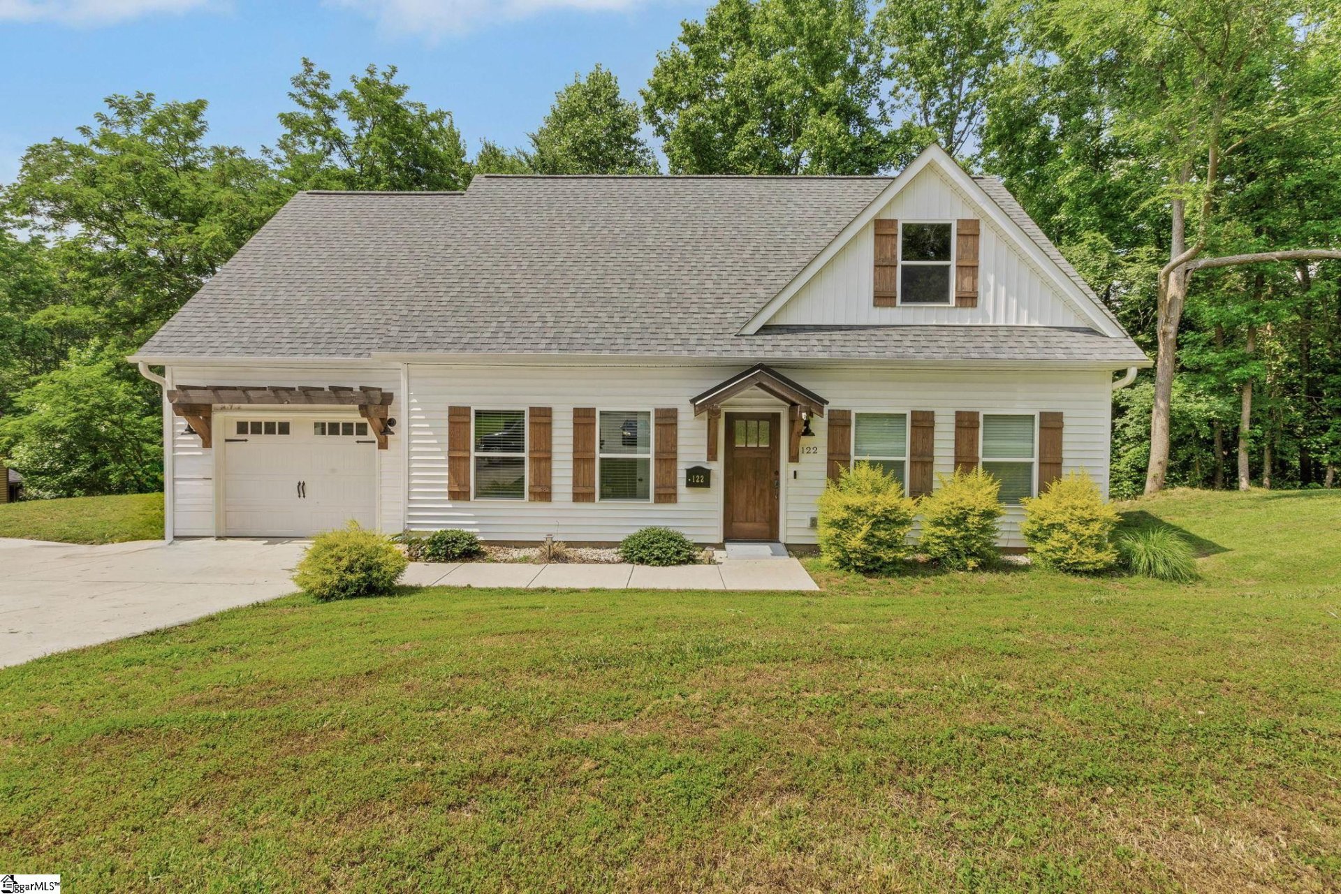 Property image 1 at 122 Hunters Woods Drive, Simpsonville, SC 29680