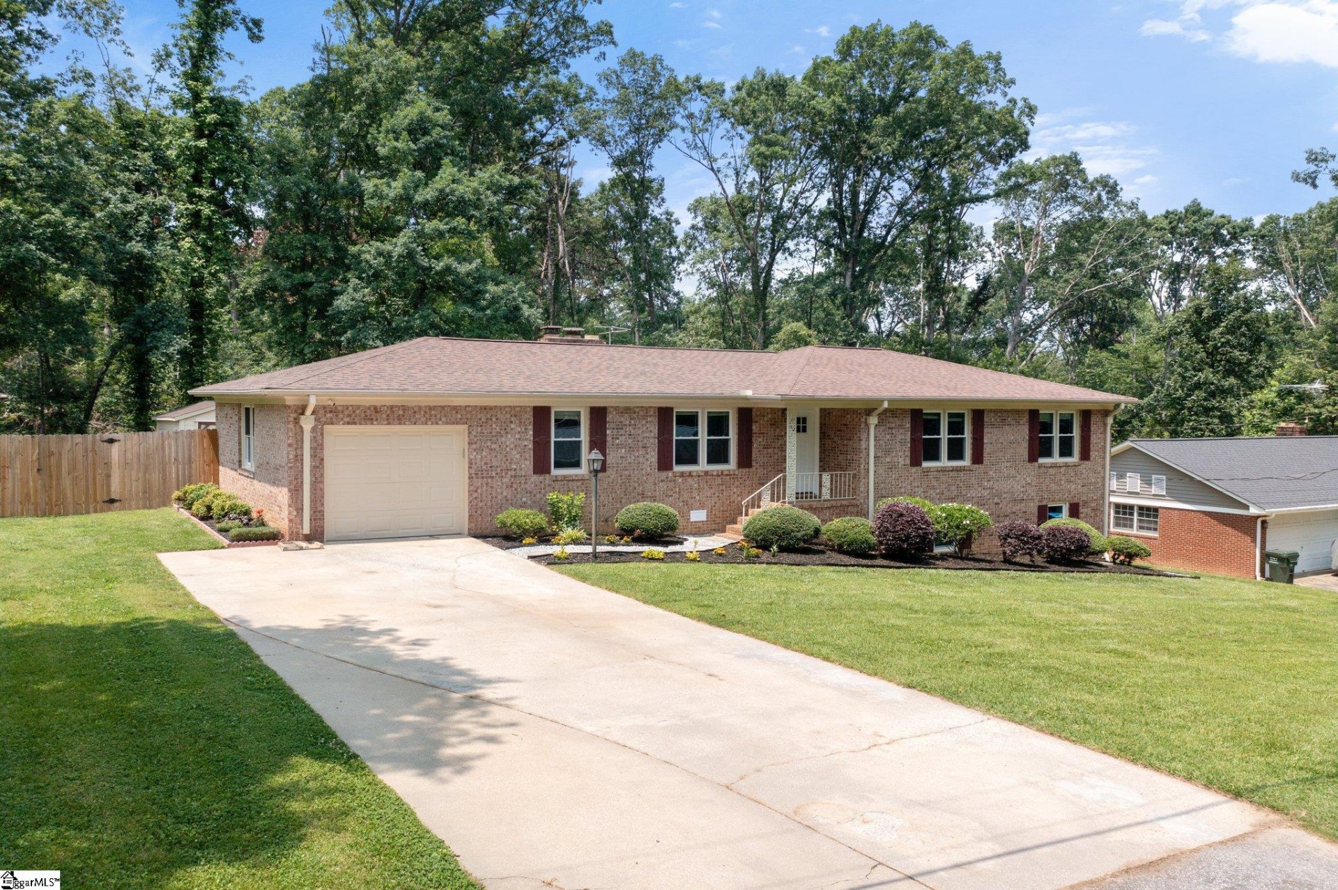 Property image 1 at 8 Ravensworth Road, Taylors, SC 29687