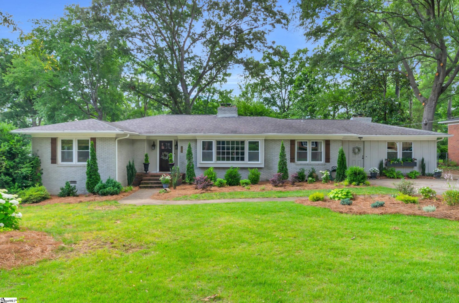 105 Rollingreen Road