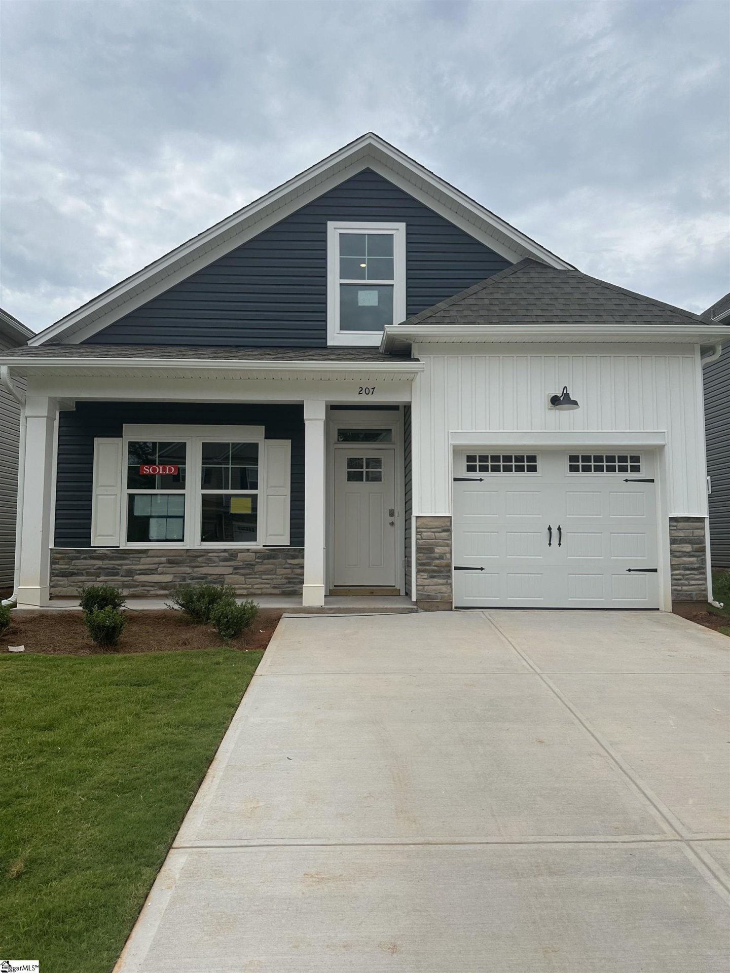 Property image 1 at 207 Brown Circle, Easley, SC 29642