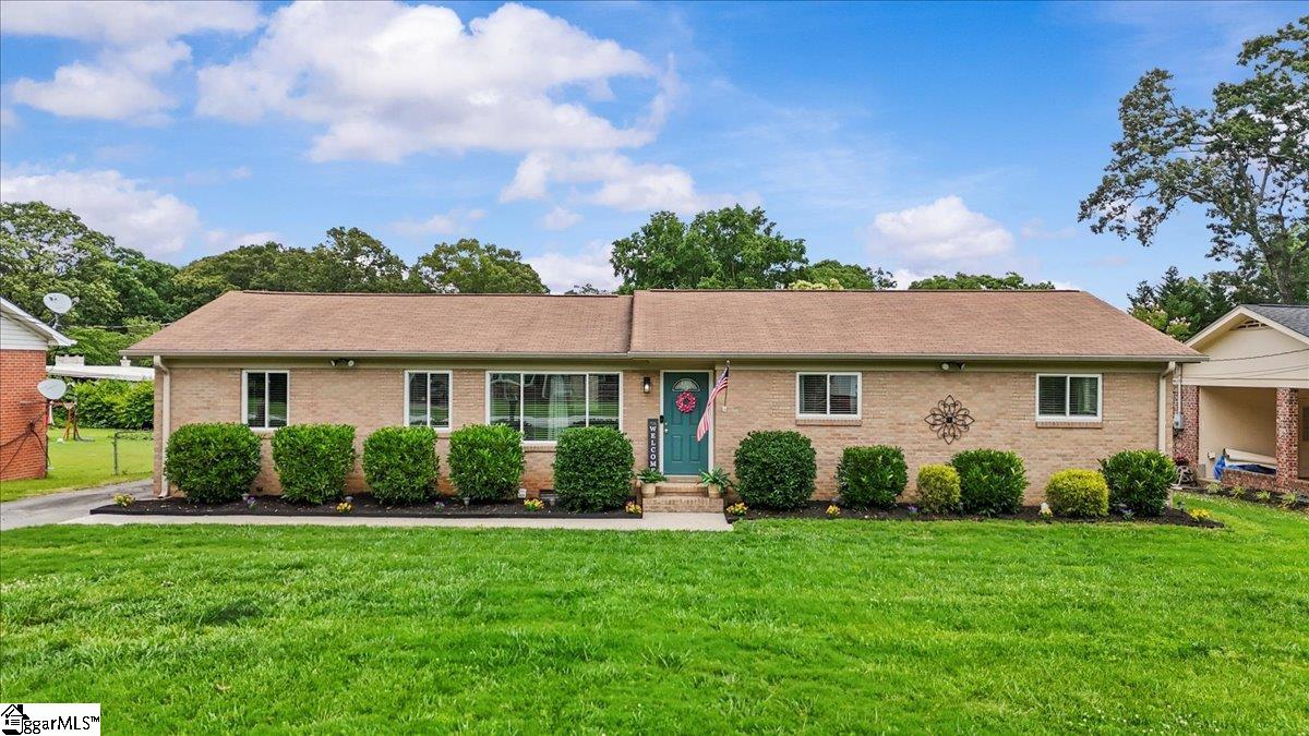 Property image 1 at 111 Avon Drive, Taylors, SC 29687