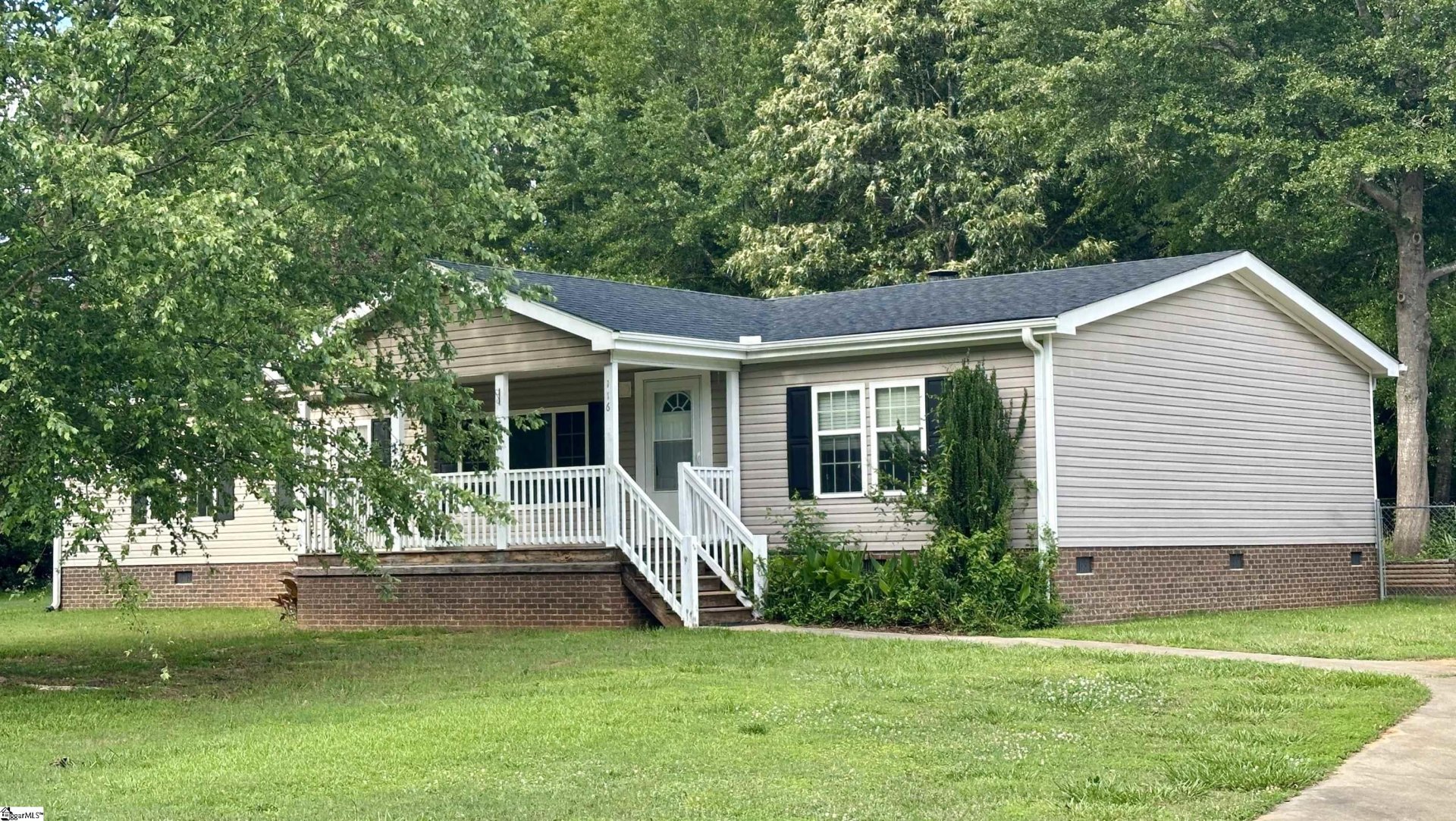 Property image 1 at 116 Lakeside Drive, Taylors, SC 29687