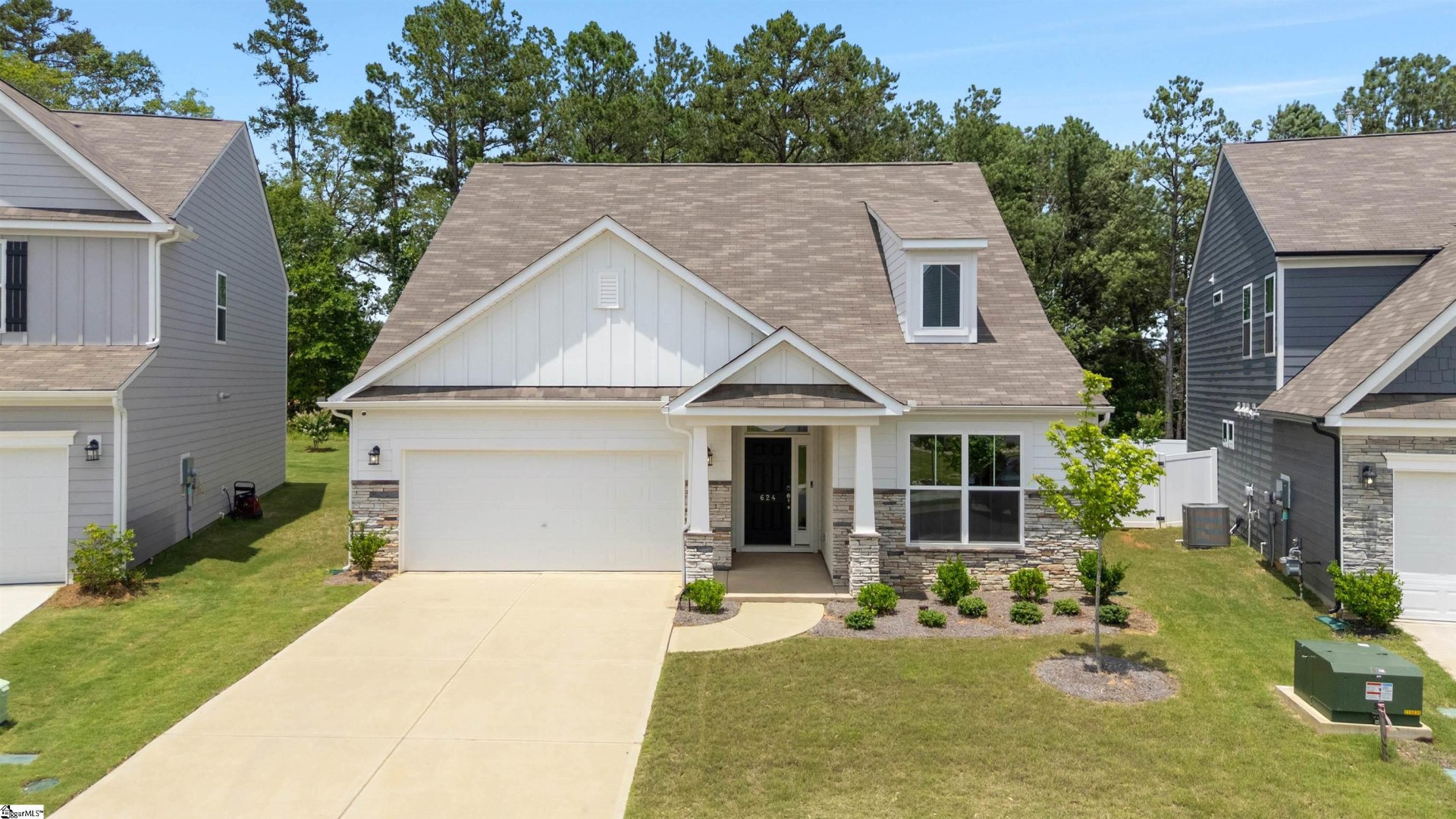 Property image 1 at 624 Columbus Circle, Simpsonville, SC 29680