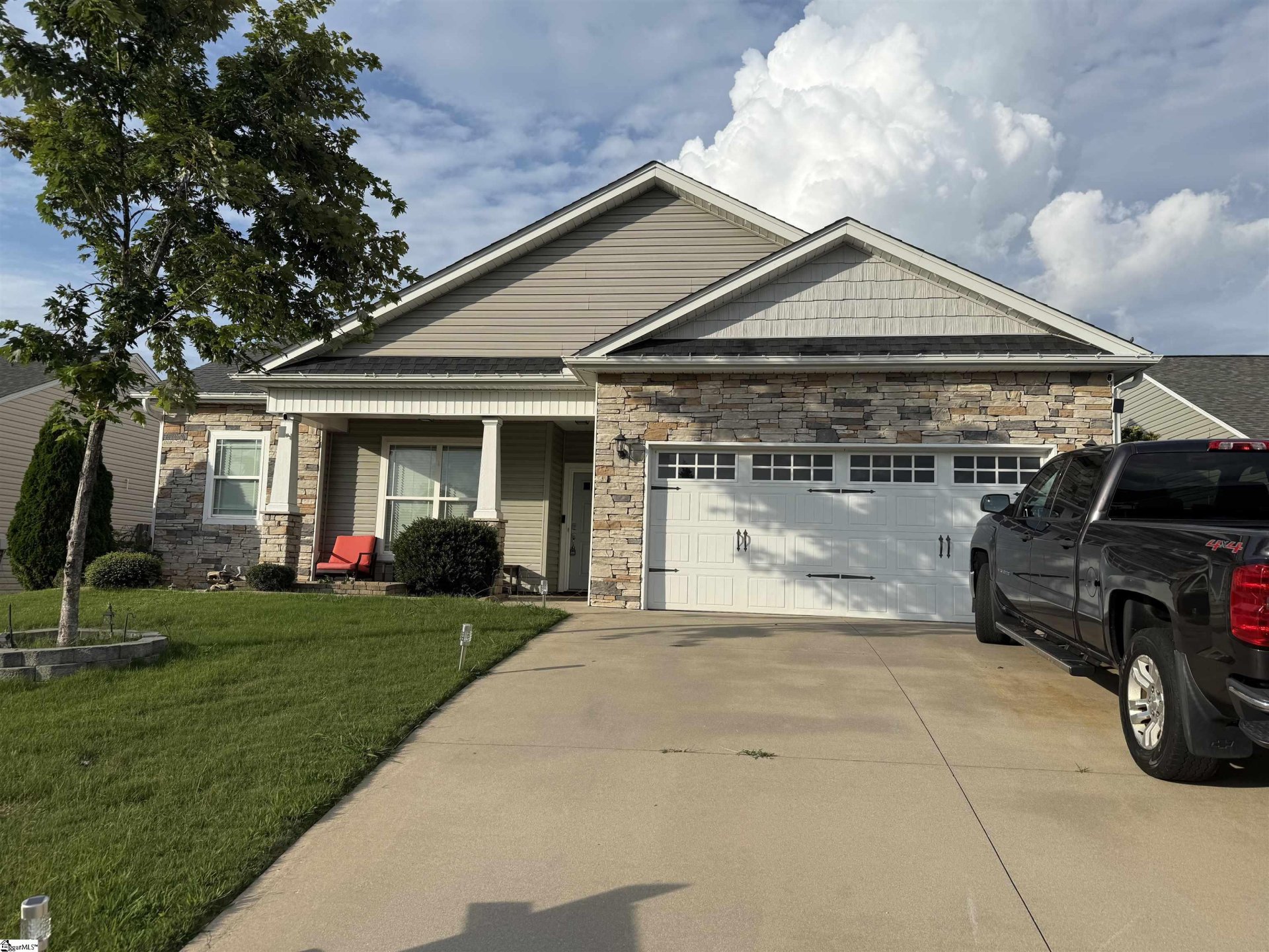 Property image 1 at 302 Shada Lane, Greenville, SC 29611