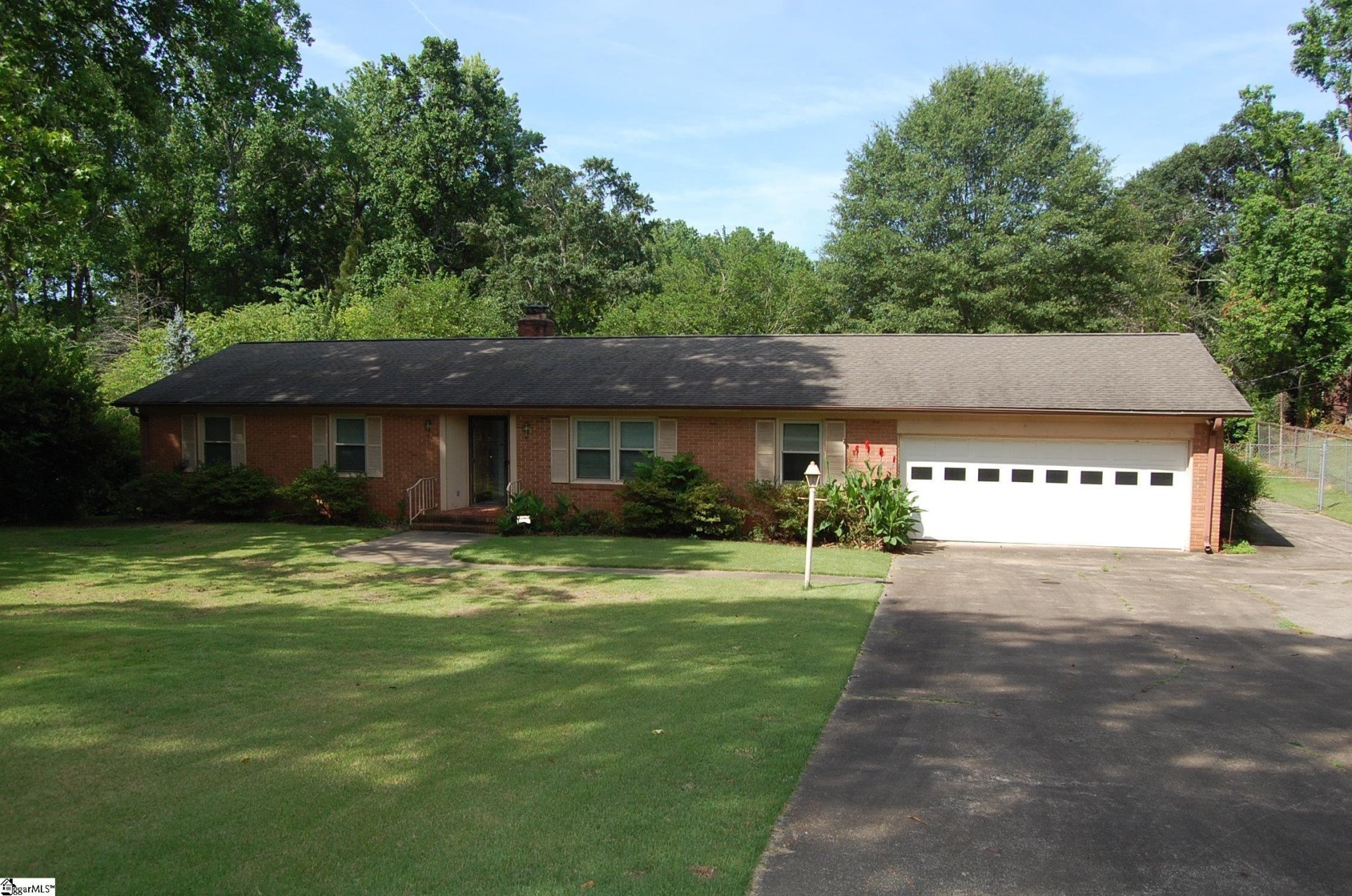 Property image 1 at 16 Heathwood Circle, Taylors, SC 29687
