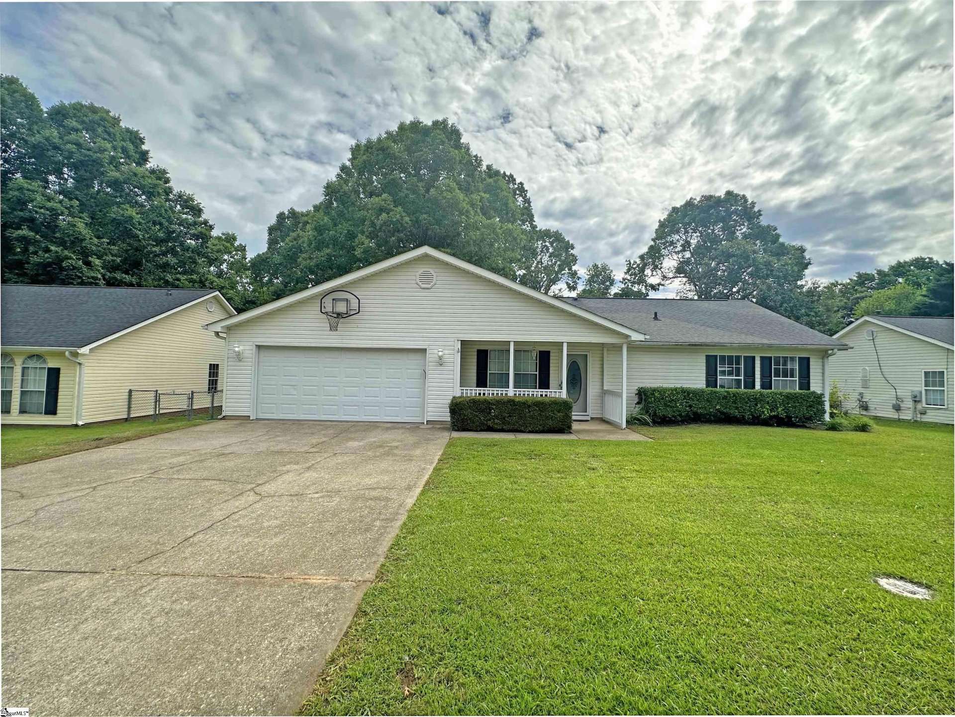 Property image 1 at 524 Country Gardens Drive, Fountain Inn, SC 29644