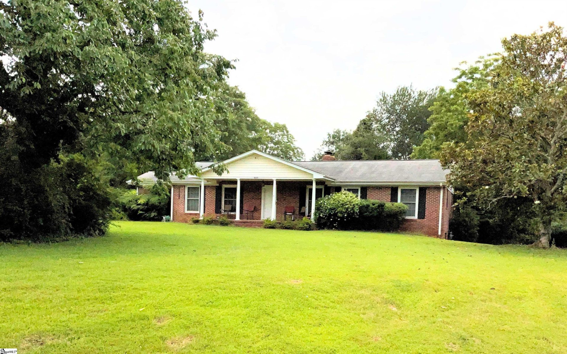Property image 1 at 303 Central Avenue, Mauldin, SC 29662