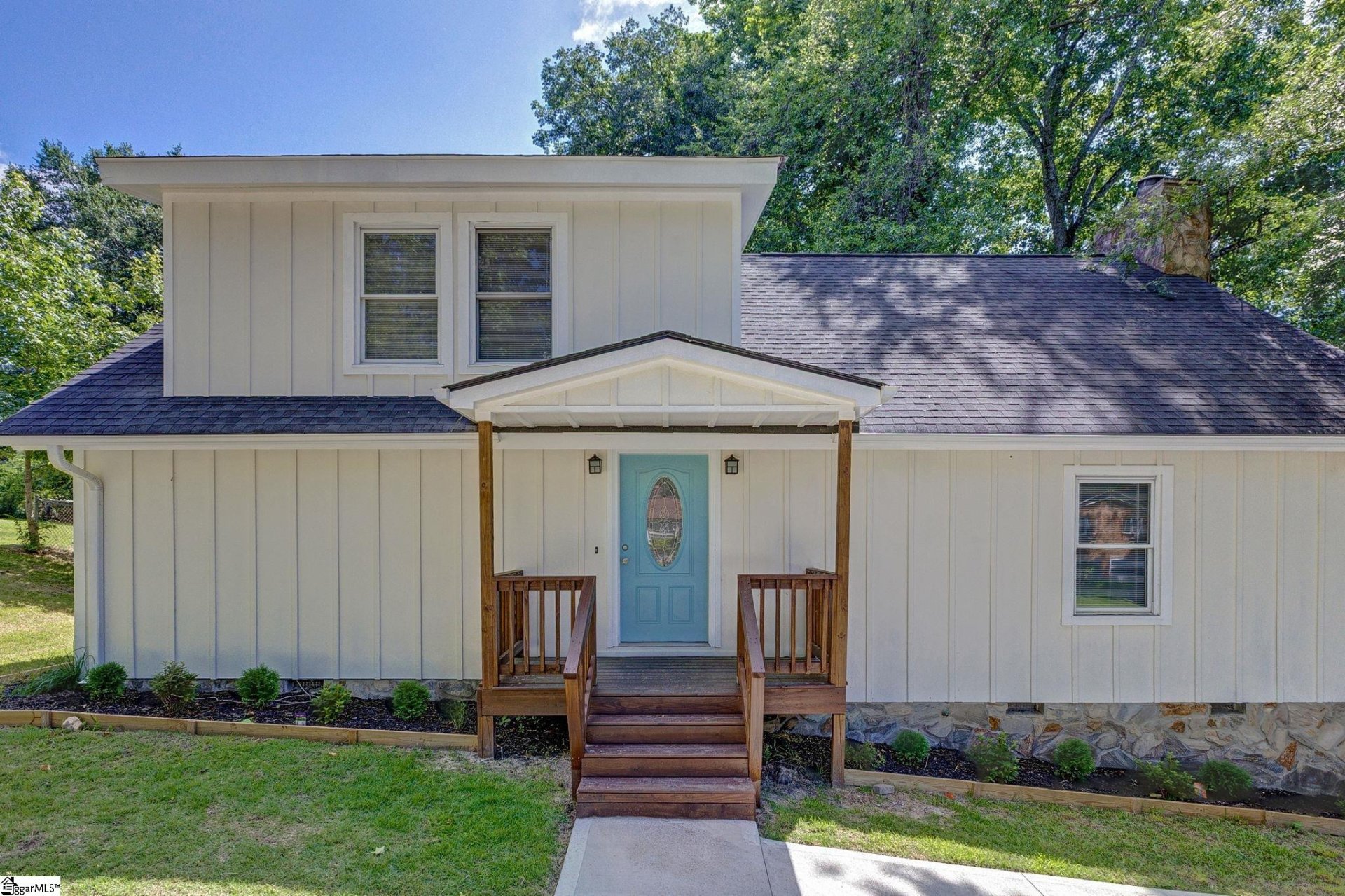 Property image 1 at 301 Thornwood Drive, Taylors, SC 29687