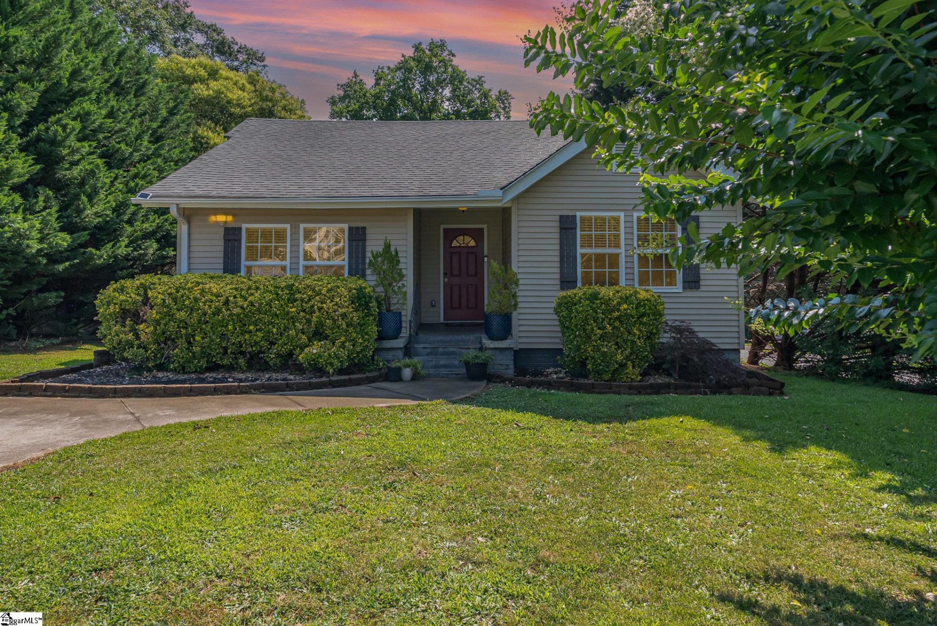 Property image 1 at 221 Beatrice Street, Greenville, SC 29611