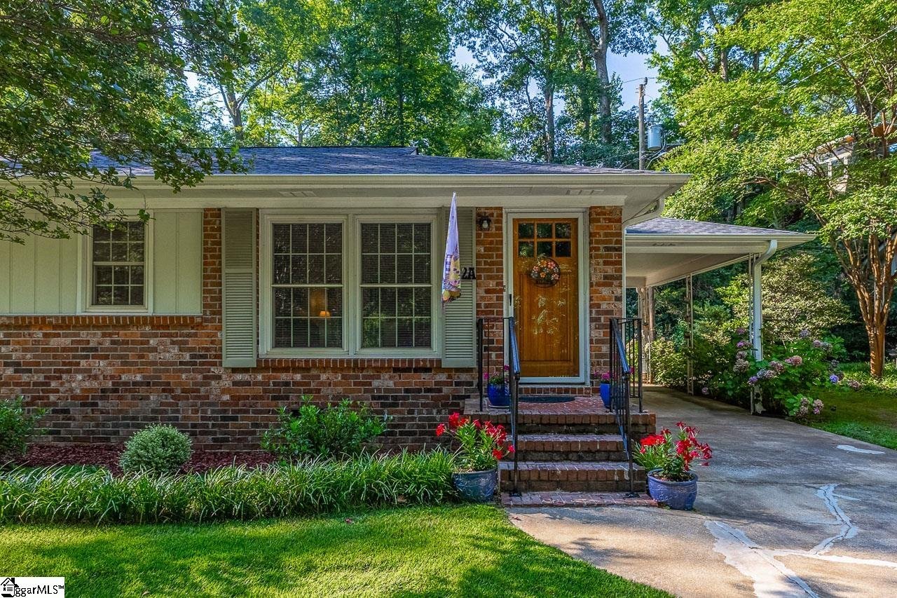 Property image 1 at 2a Heritage Court, Greenville, SC 29615