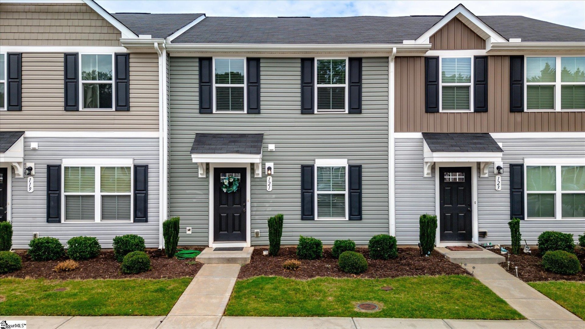 Property at 121 Fernside Court, Greenville, SC 29617