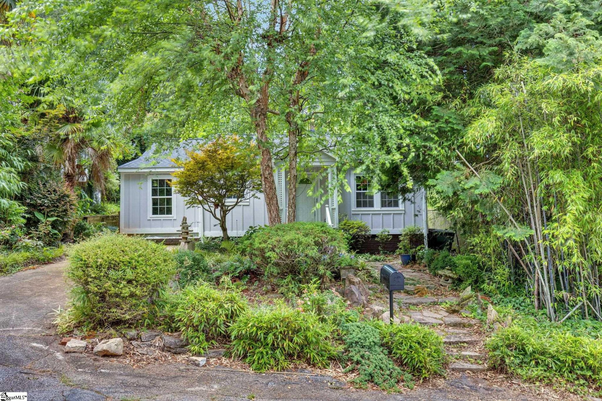 Property at 14 Dixie Avenue, Greenville, SC 29607-1420