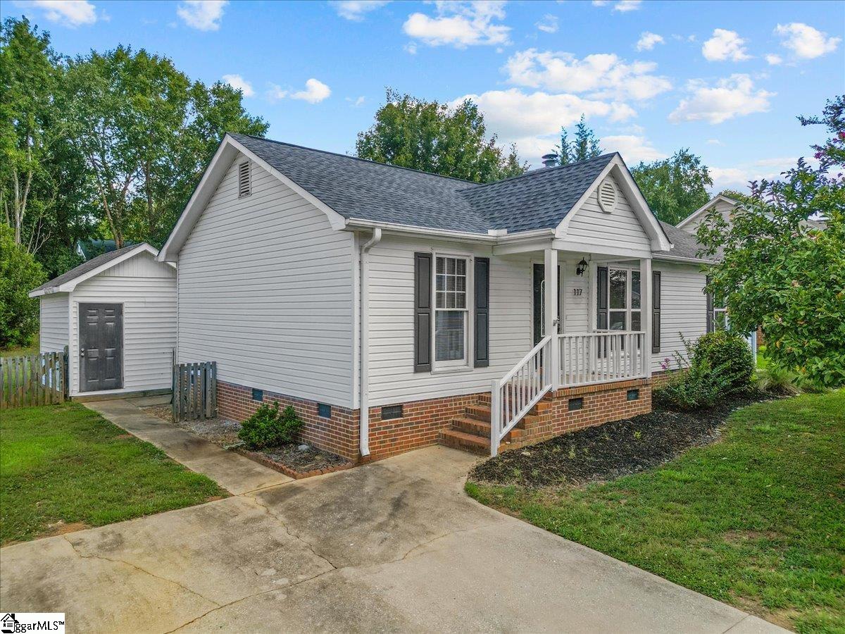 Property at 117 Oak Valley Drive, Simpsonville, SC 29681