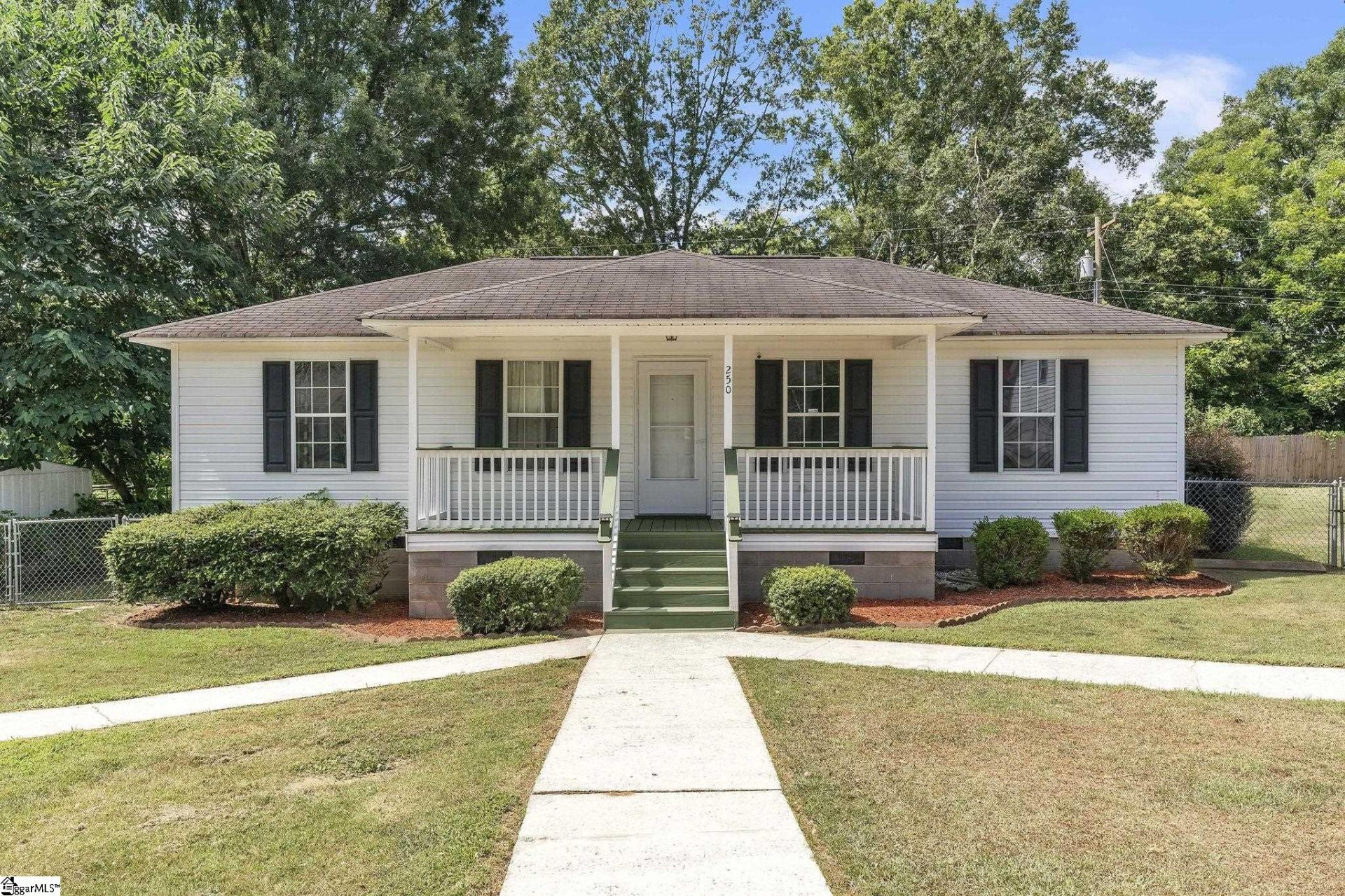 Property image 1 at 250 Buncombe Street, Woodruff, SC 29388