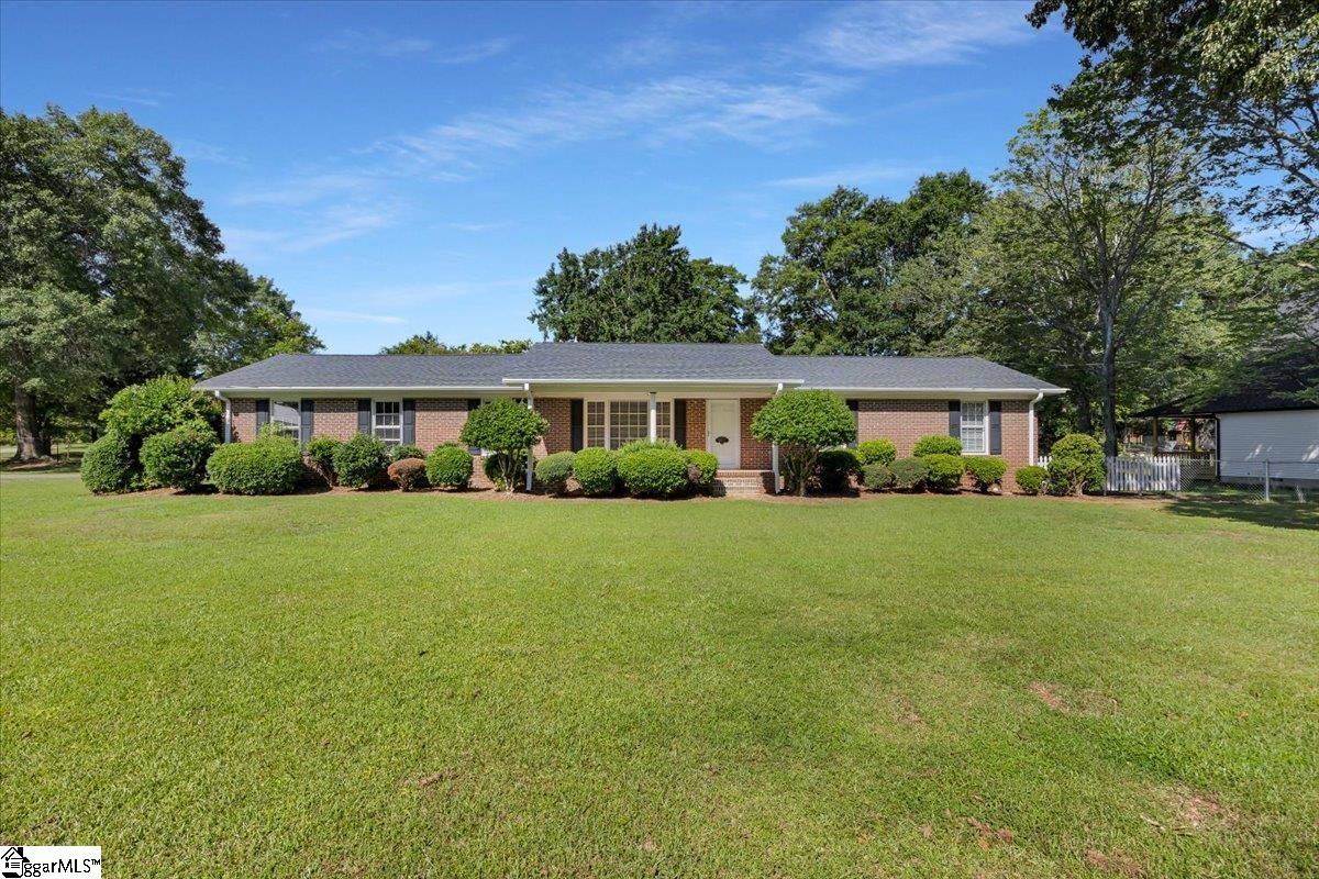 Property image 1 at 302 Portsmouth Drive, Greenville, SC 29617