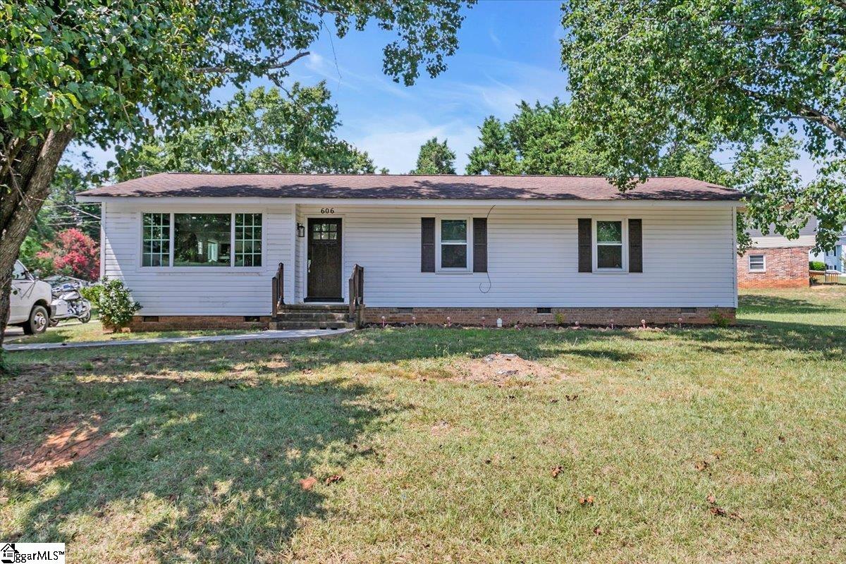Property at 606 Davenport Road, Simpsonville, SC 29680