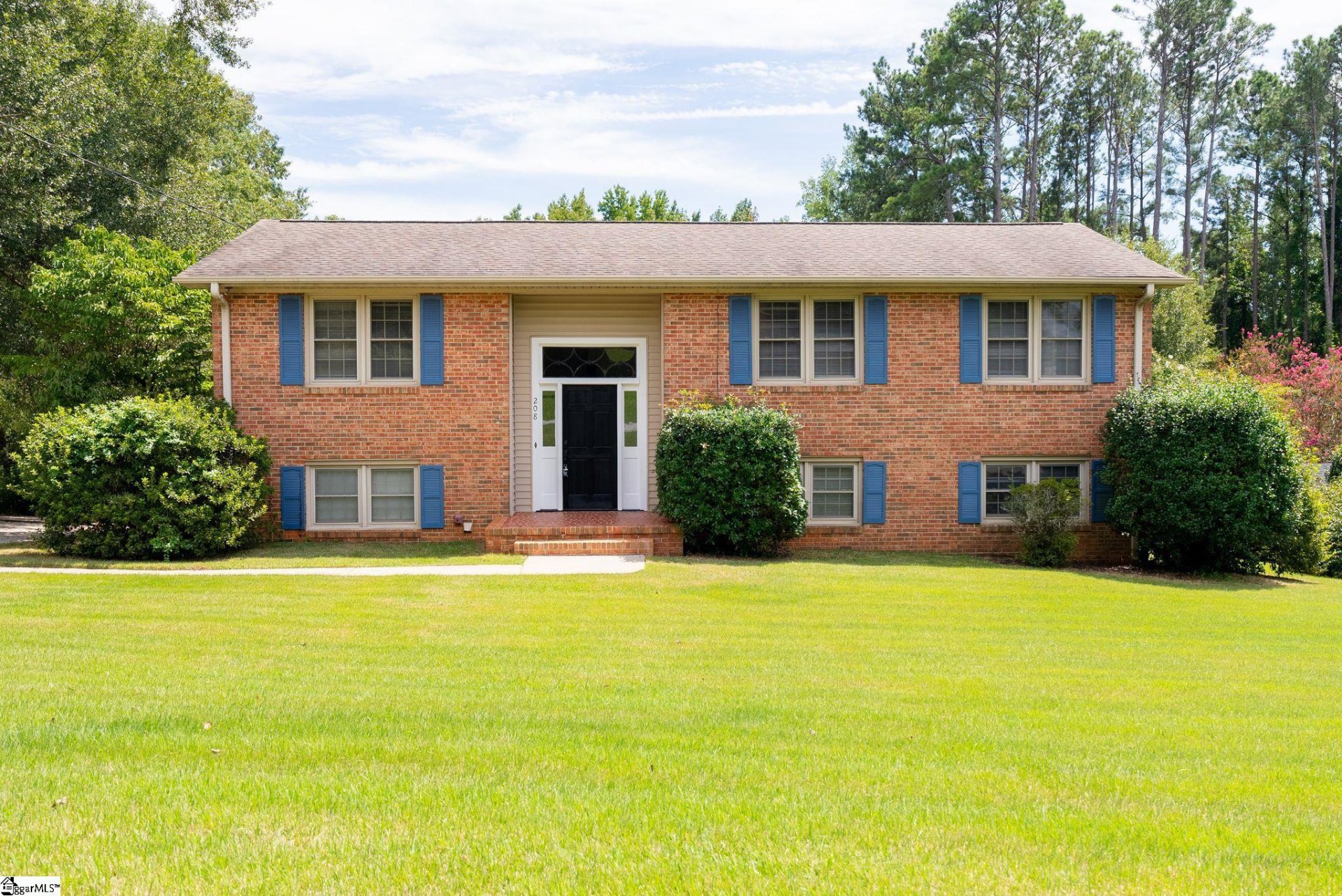 Property image 1 at 208 Lavonne Avenue, Easley, SC 29642