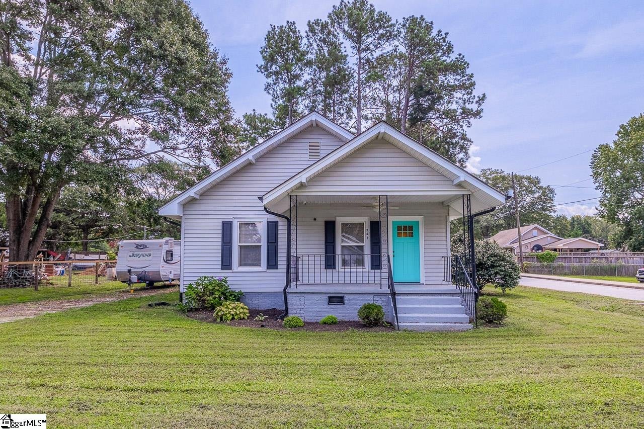 Property image 1 at 321 W College Street, Simpsonville, SC 29681