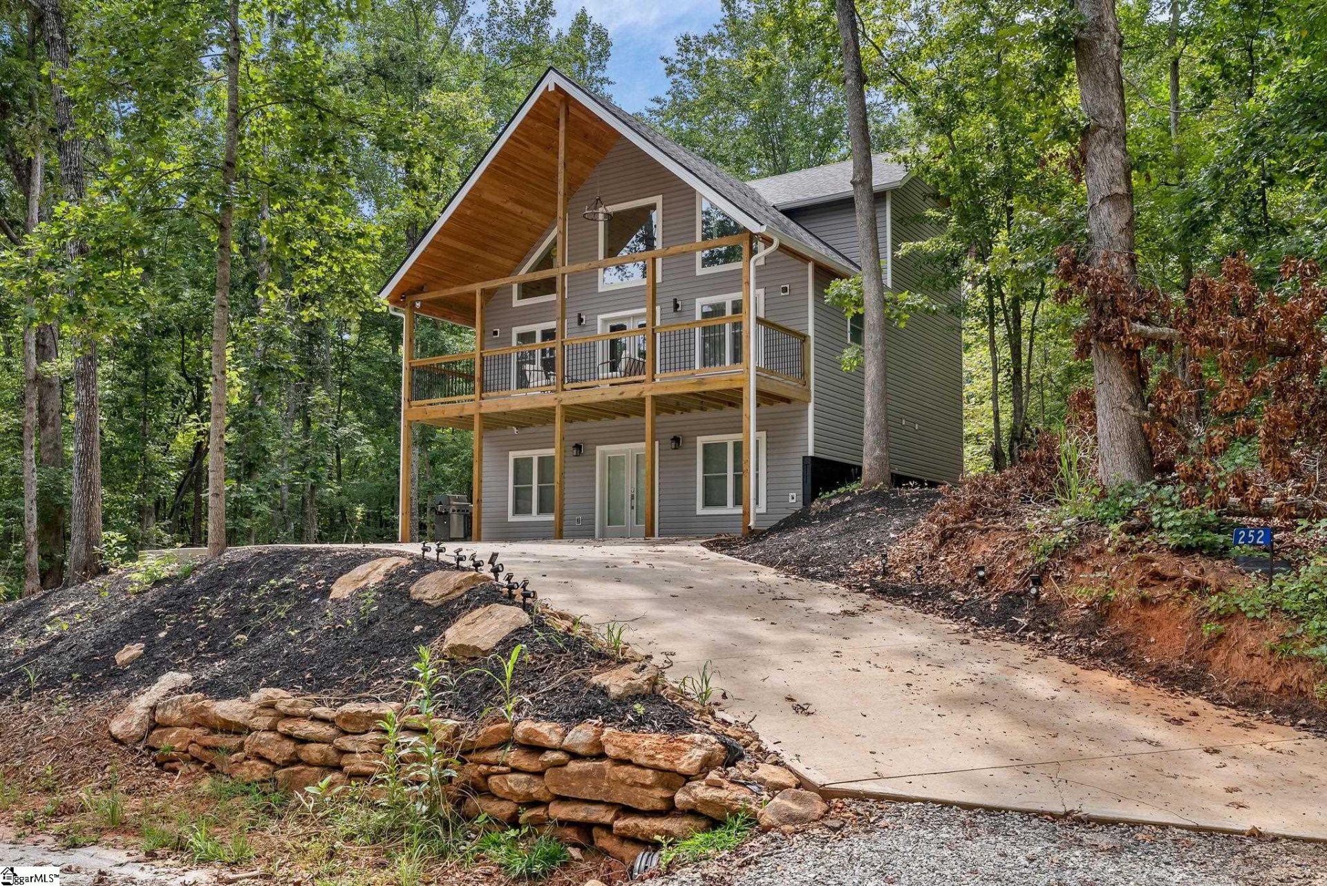 Property at 252 Dogwood Drive, Westminster, SC 29693