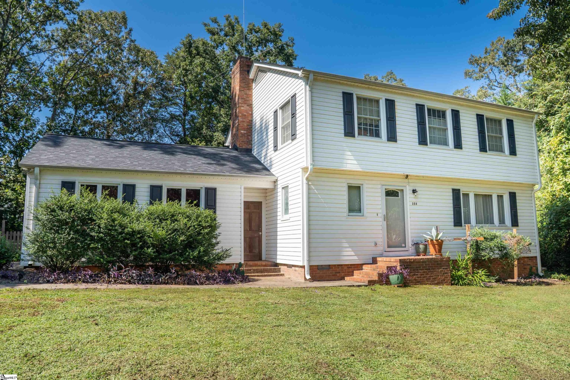 Property at 304 Hampshire Court, Spartanburg, SC 29301