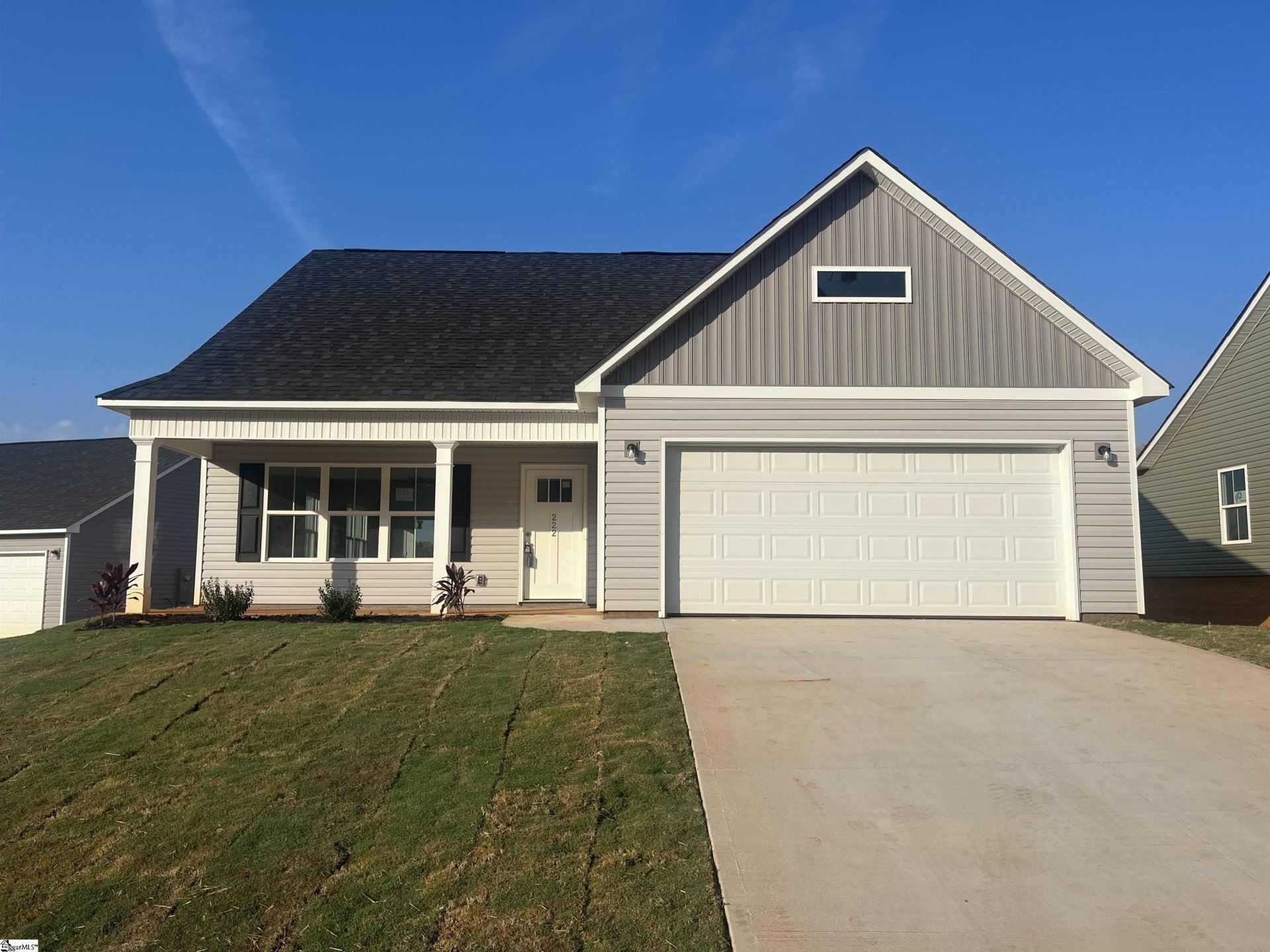 Megan Manor, Piedmont community