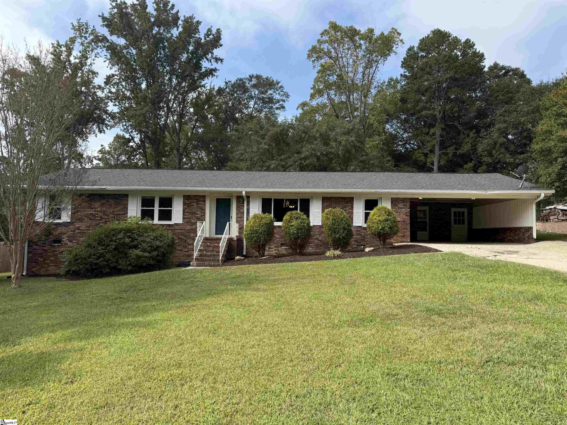 Property at 405 Confederate Circle, Taylors, SC 29687