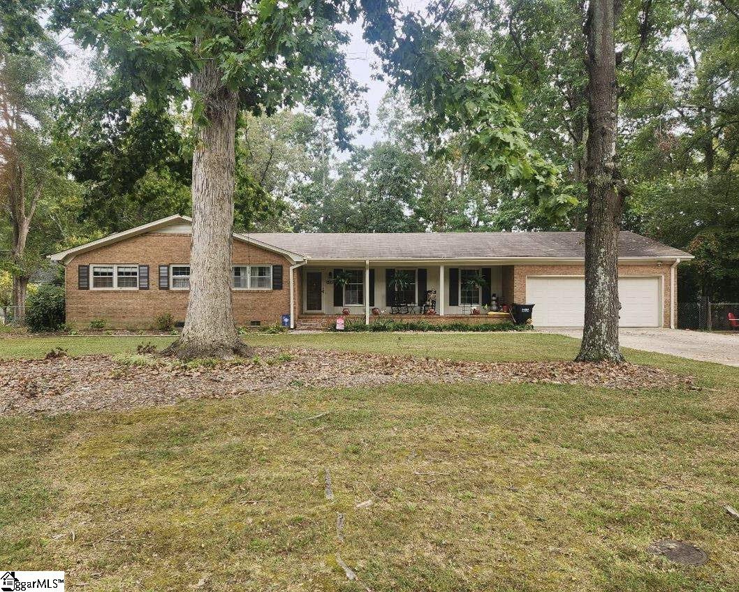 Property at 203 W Fernwood Road, Simpsonville, SC 29681