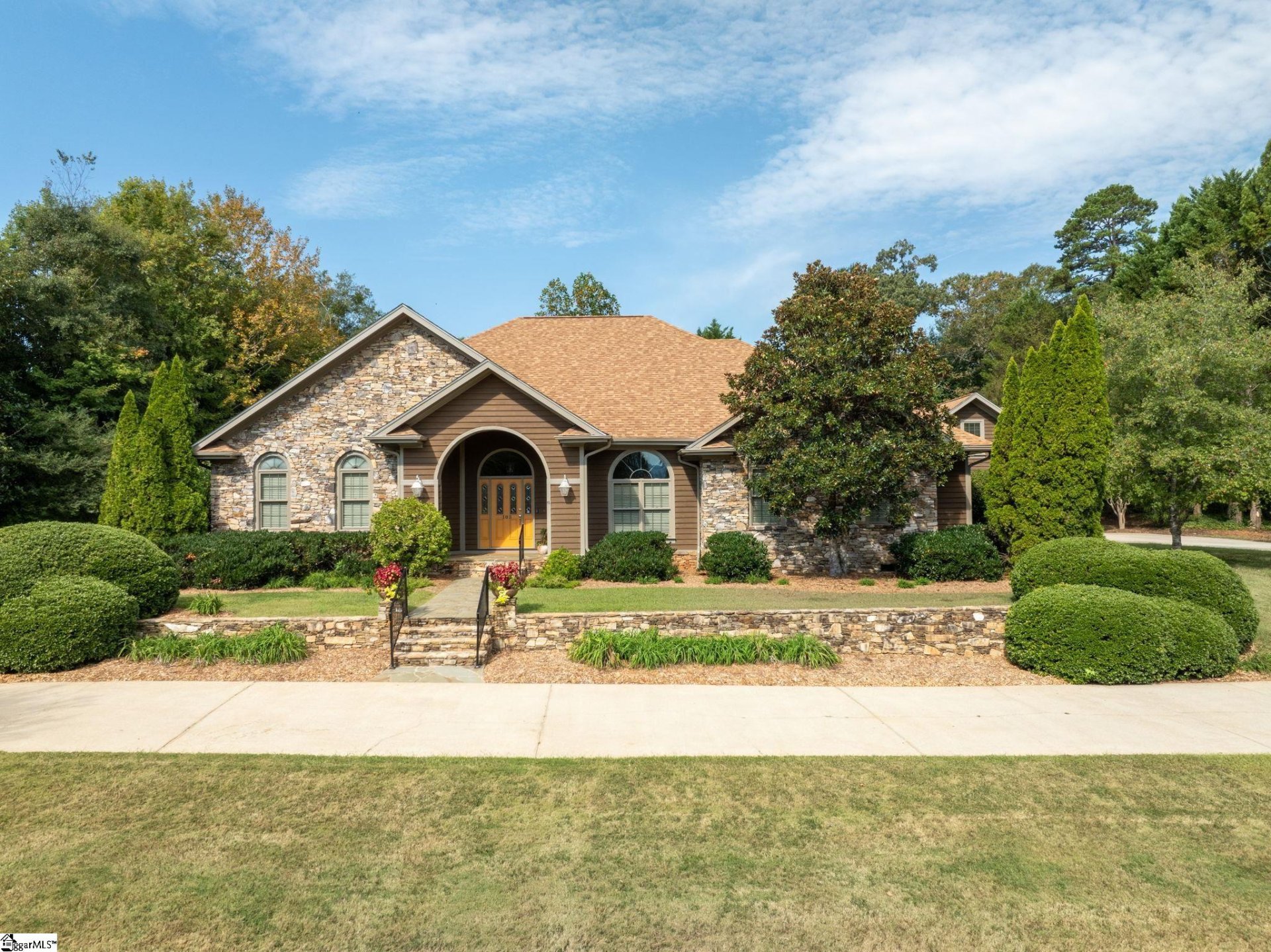 Property at 105 E Round Hill Road, Greenville, SC 29617