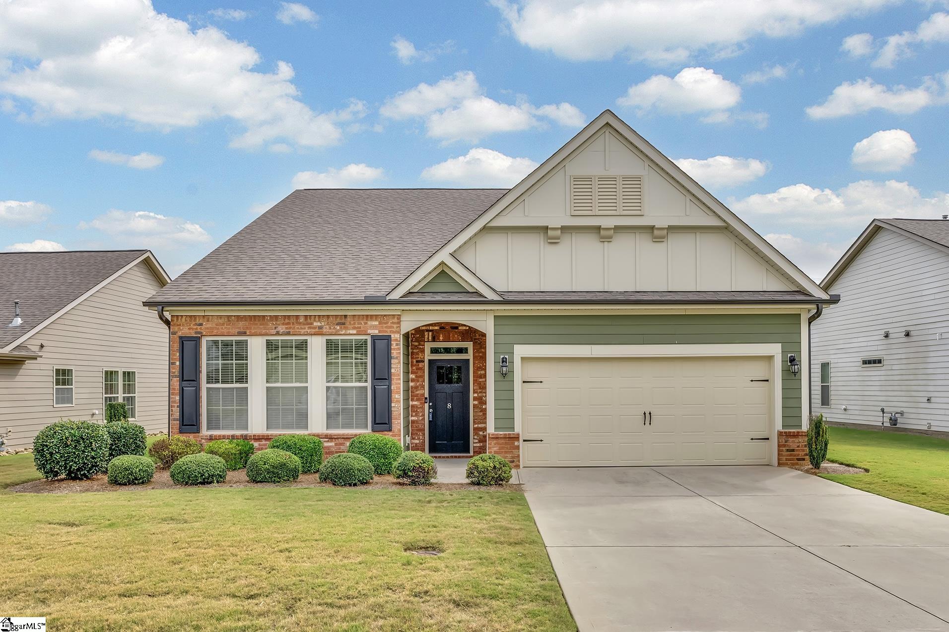 Property image 1 at 8 Common Oaks Court, Simpsonville, SC 29681