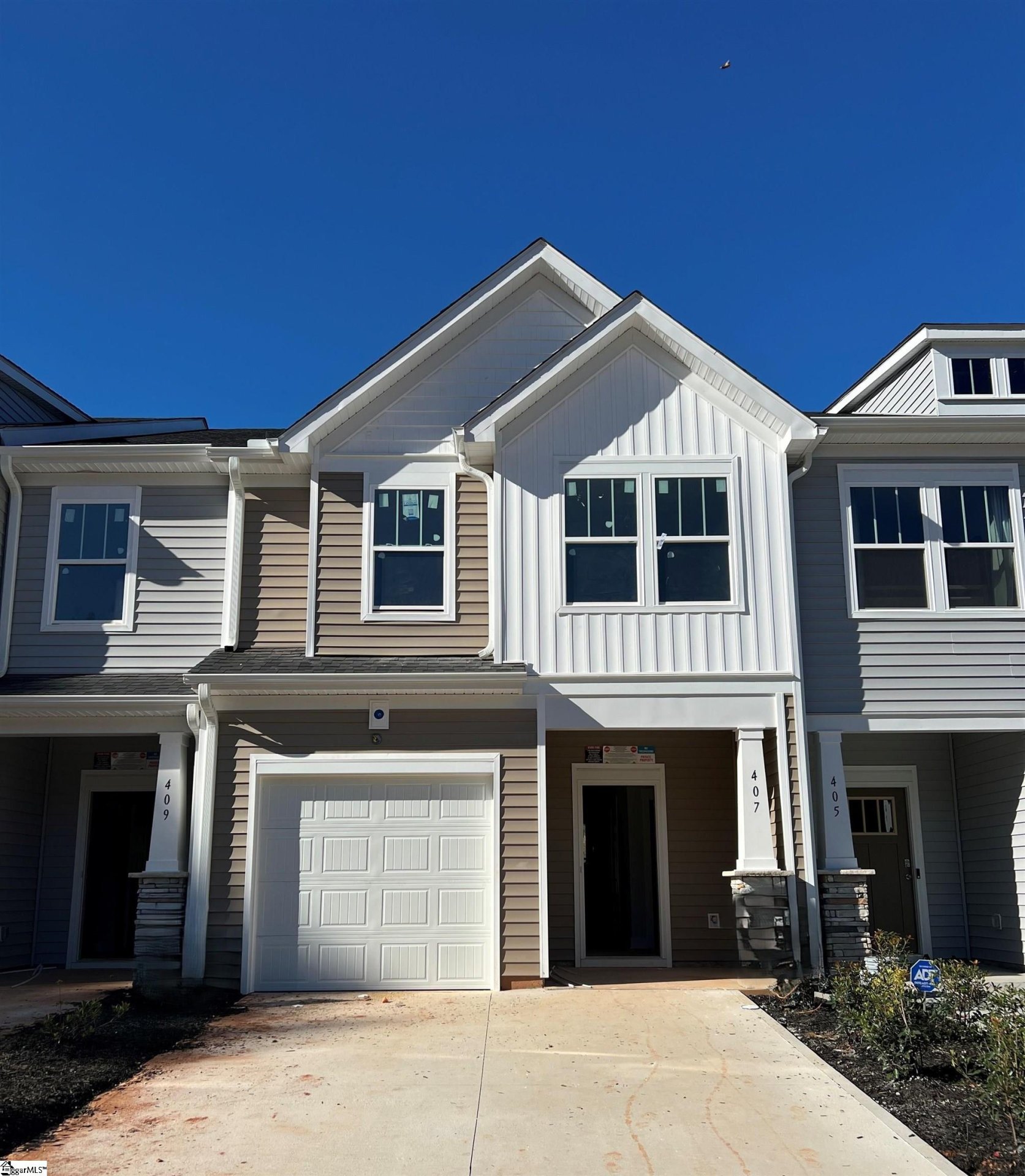 Property at 407 W Parima Court, Spartanburg, SC 29301