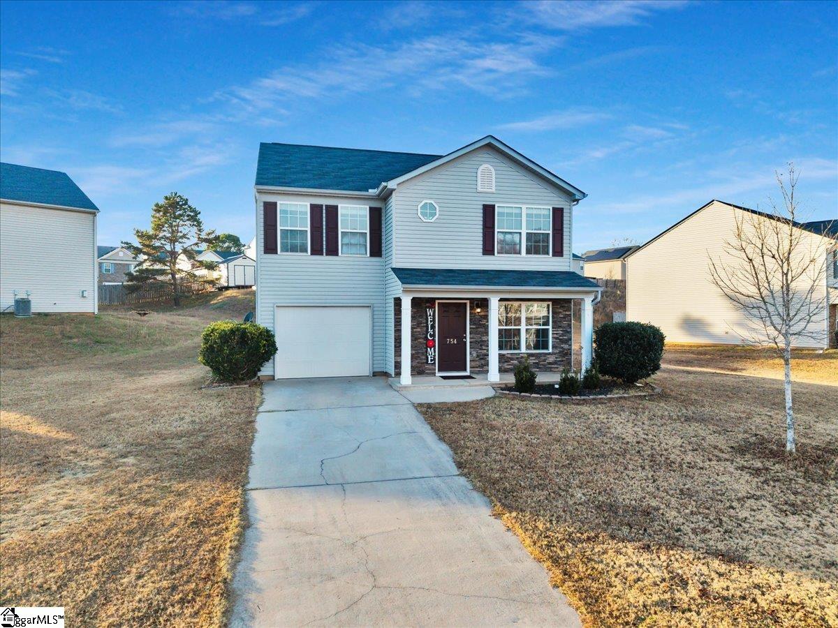 Patriot Hill, Moore community