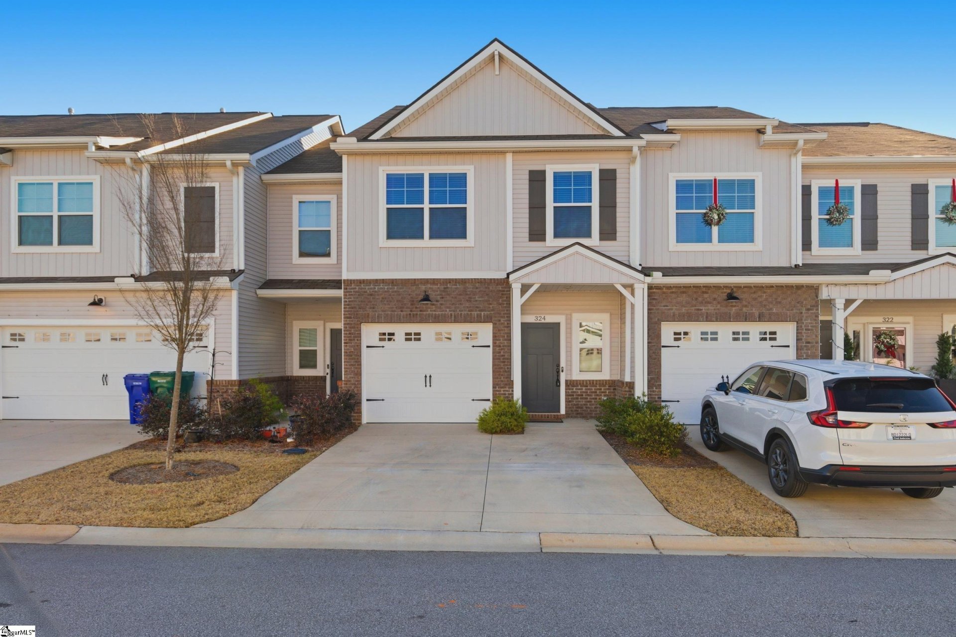 324 Hollenbeck Place