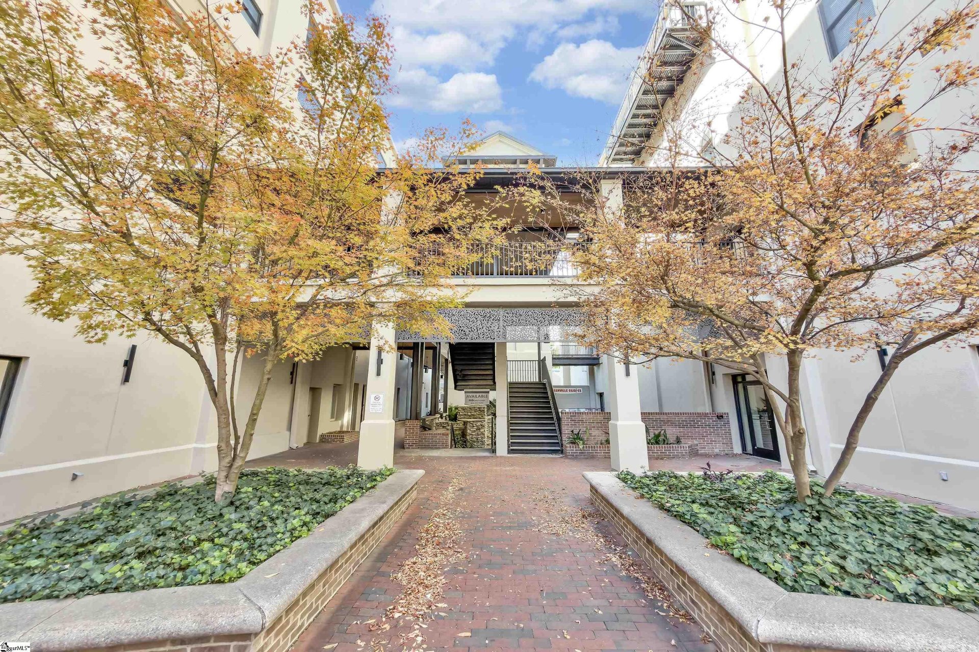 Noma Flats, Greenville community