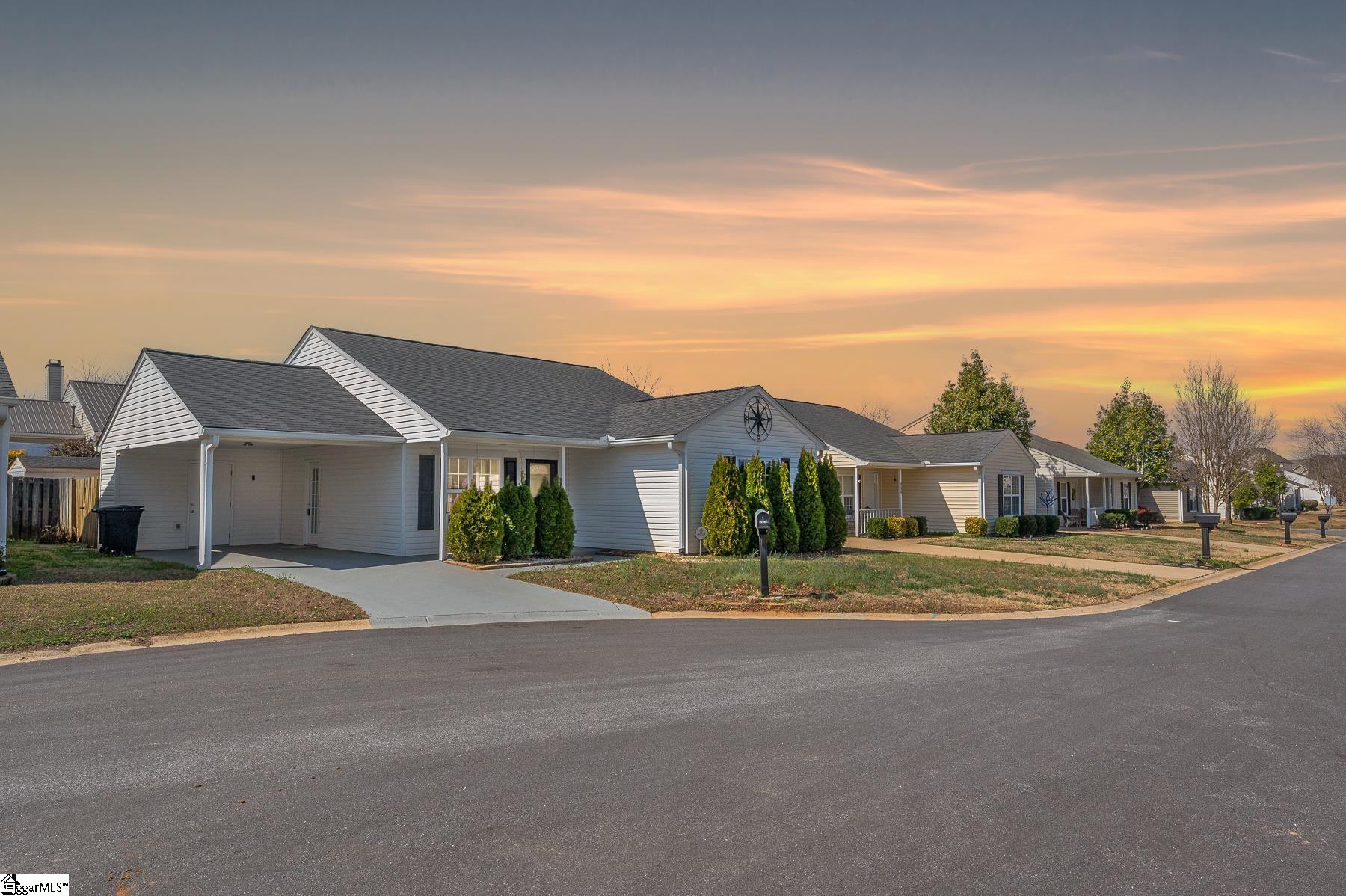 Cypress Ridge, Moore community