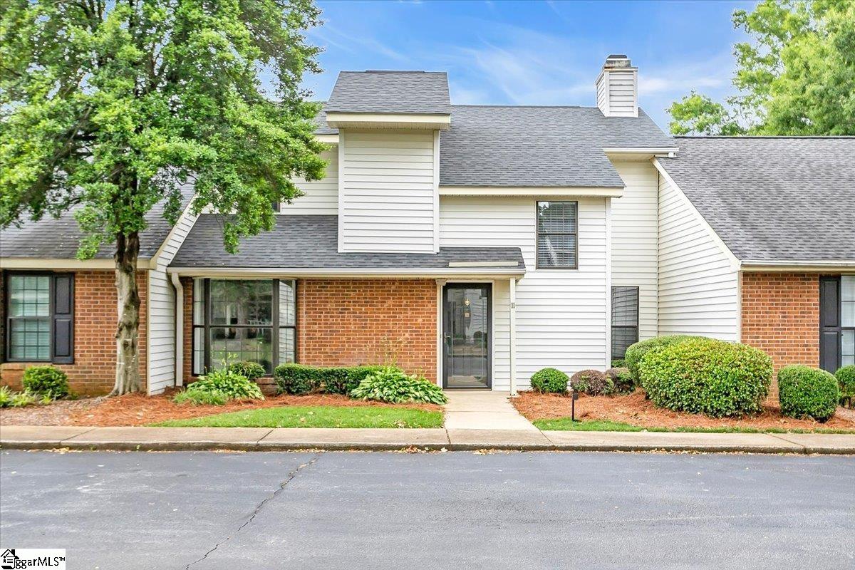 11 Forest Lake Drive