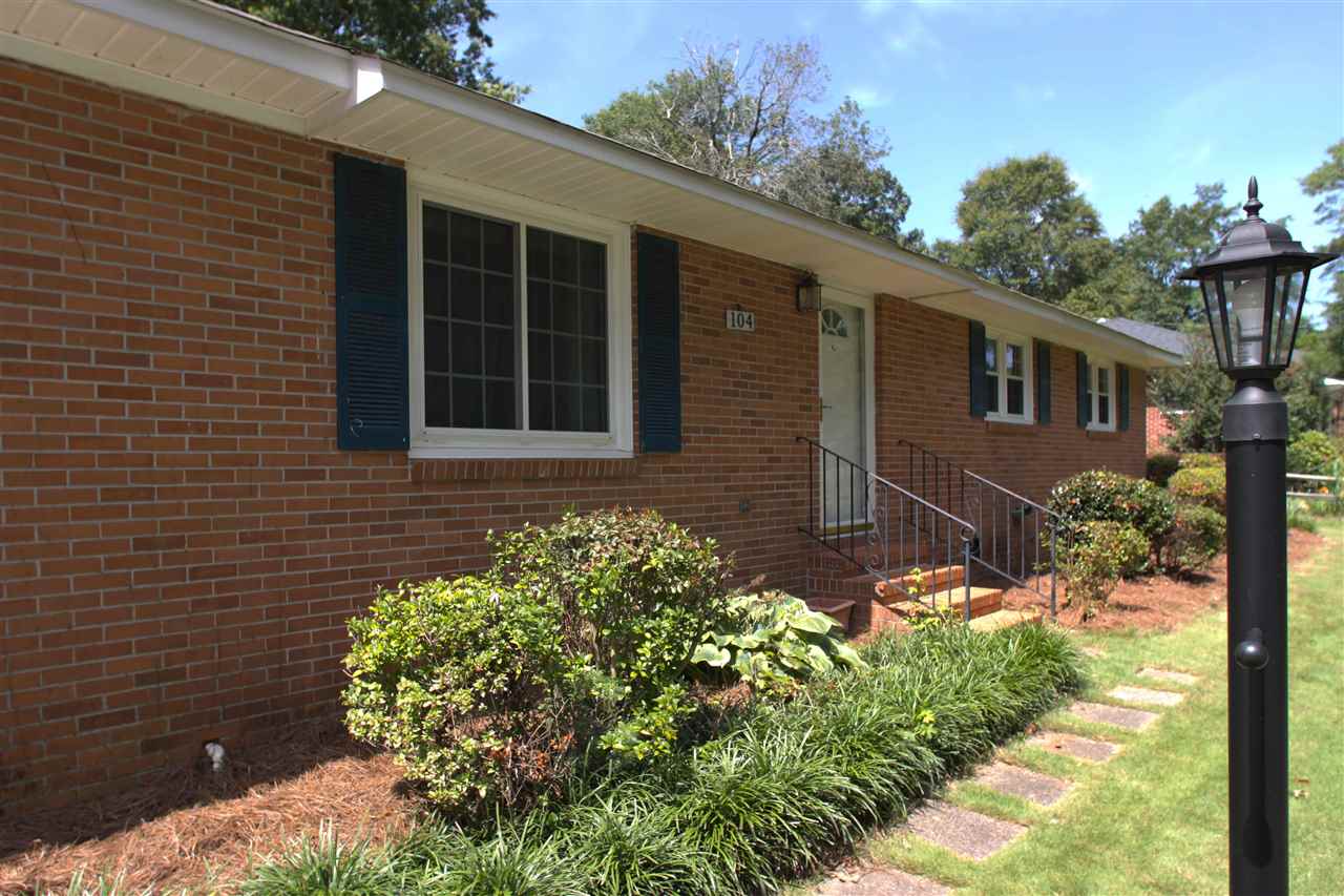 104 Woodbine Terrace