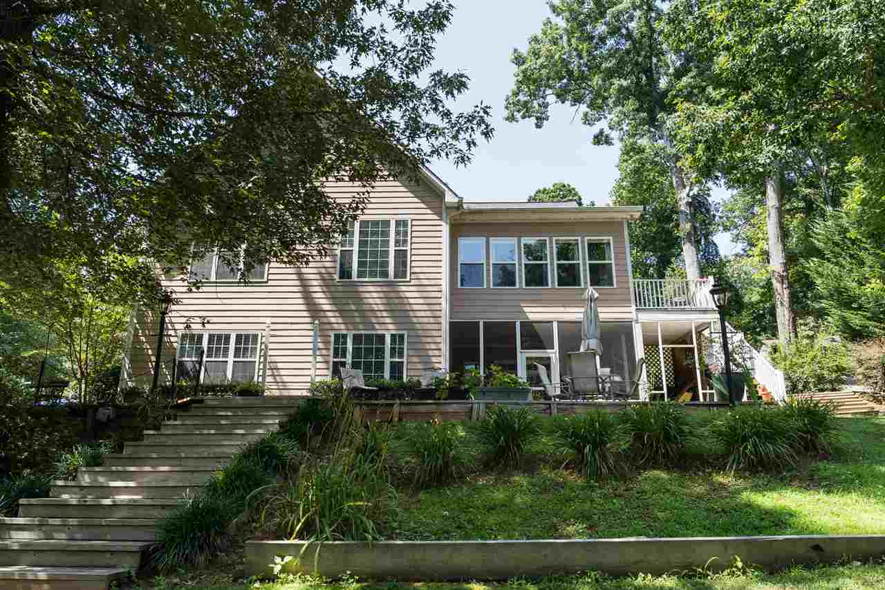 110 Lake Bowen Drive