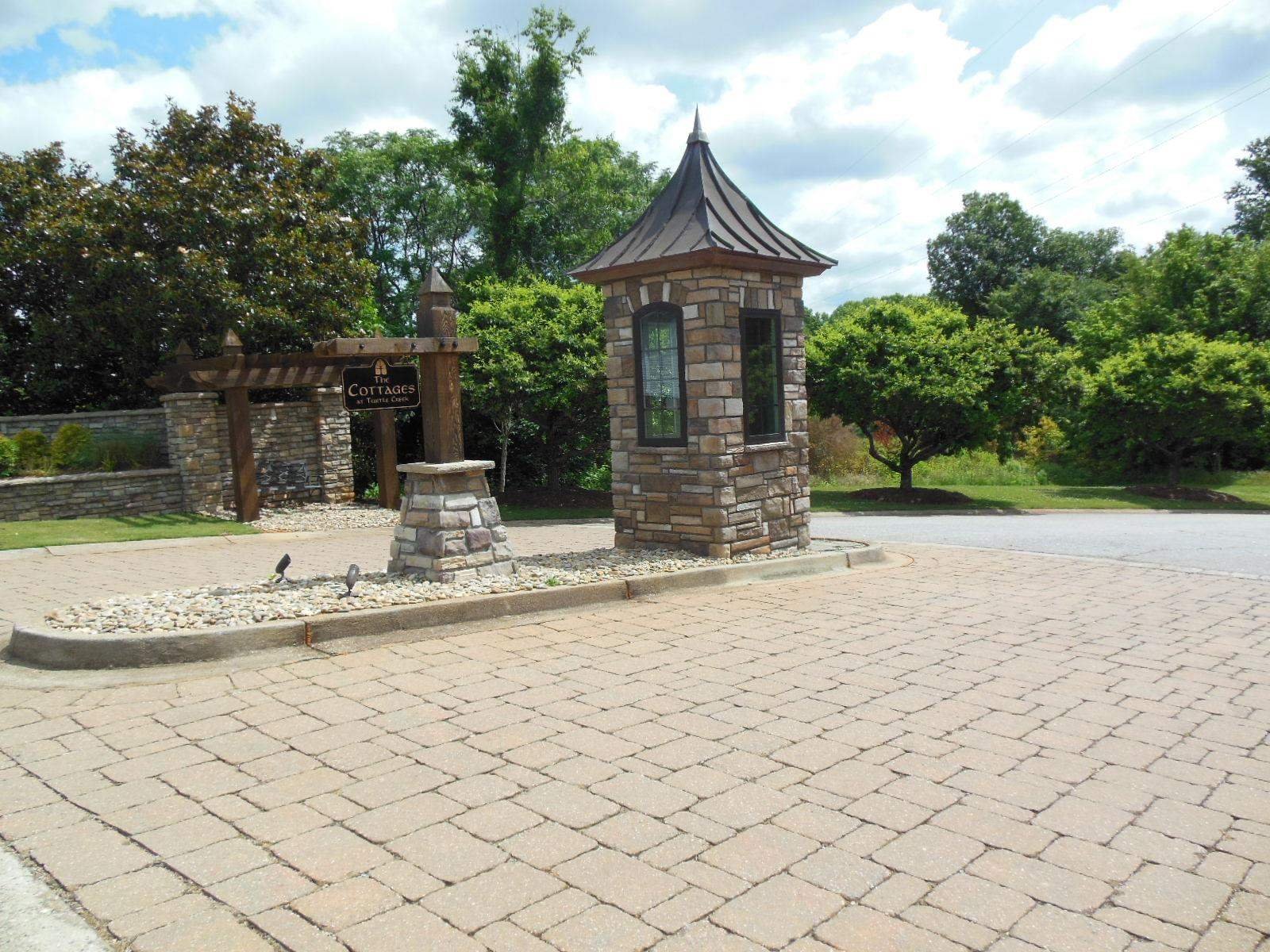 3023 English Cottage Way