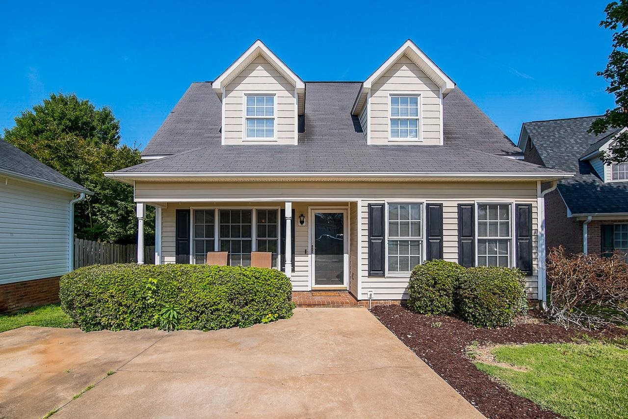 10 Arbours West Lane