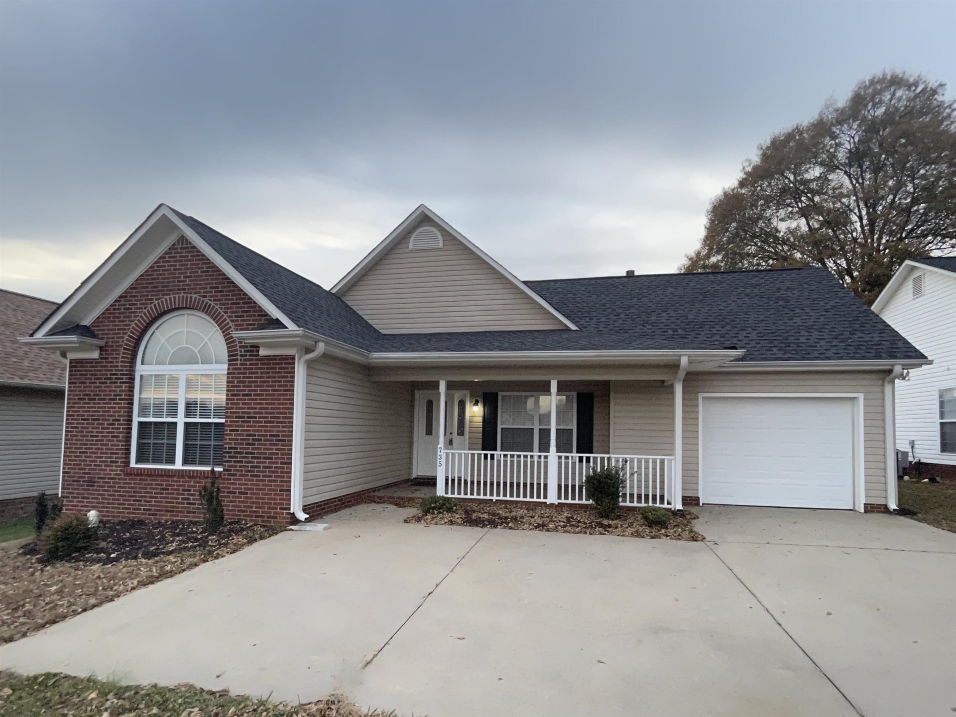 735 Running Creek Ln