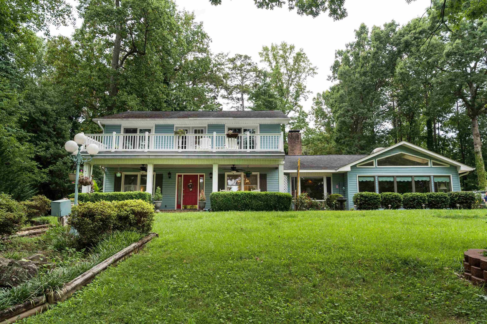 131 Lake Bowen Drive