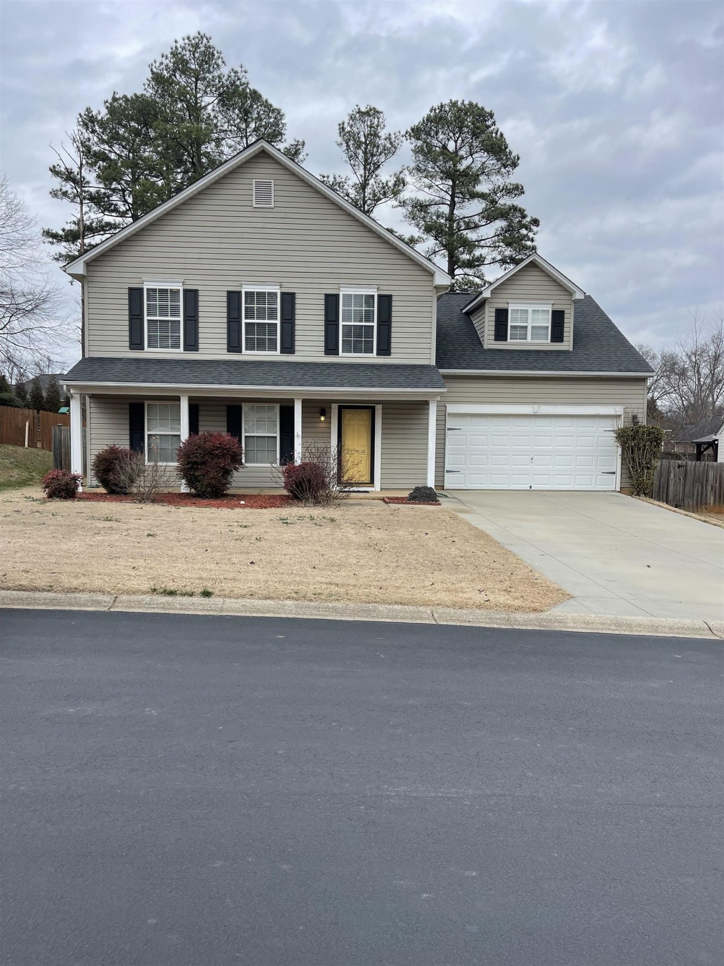 880 Thornbird Circles