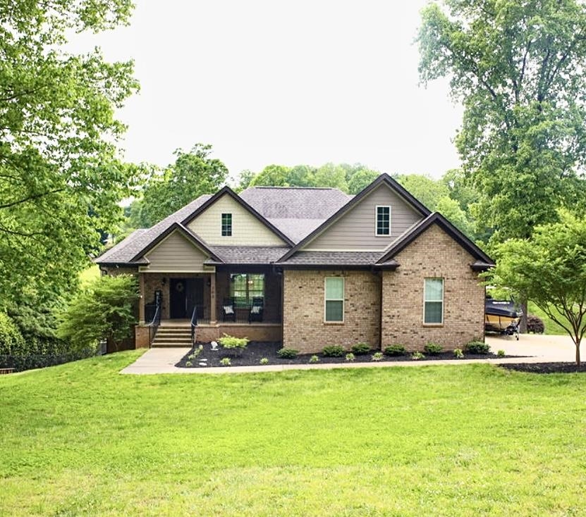 162 Lake Bowen Drive