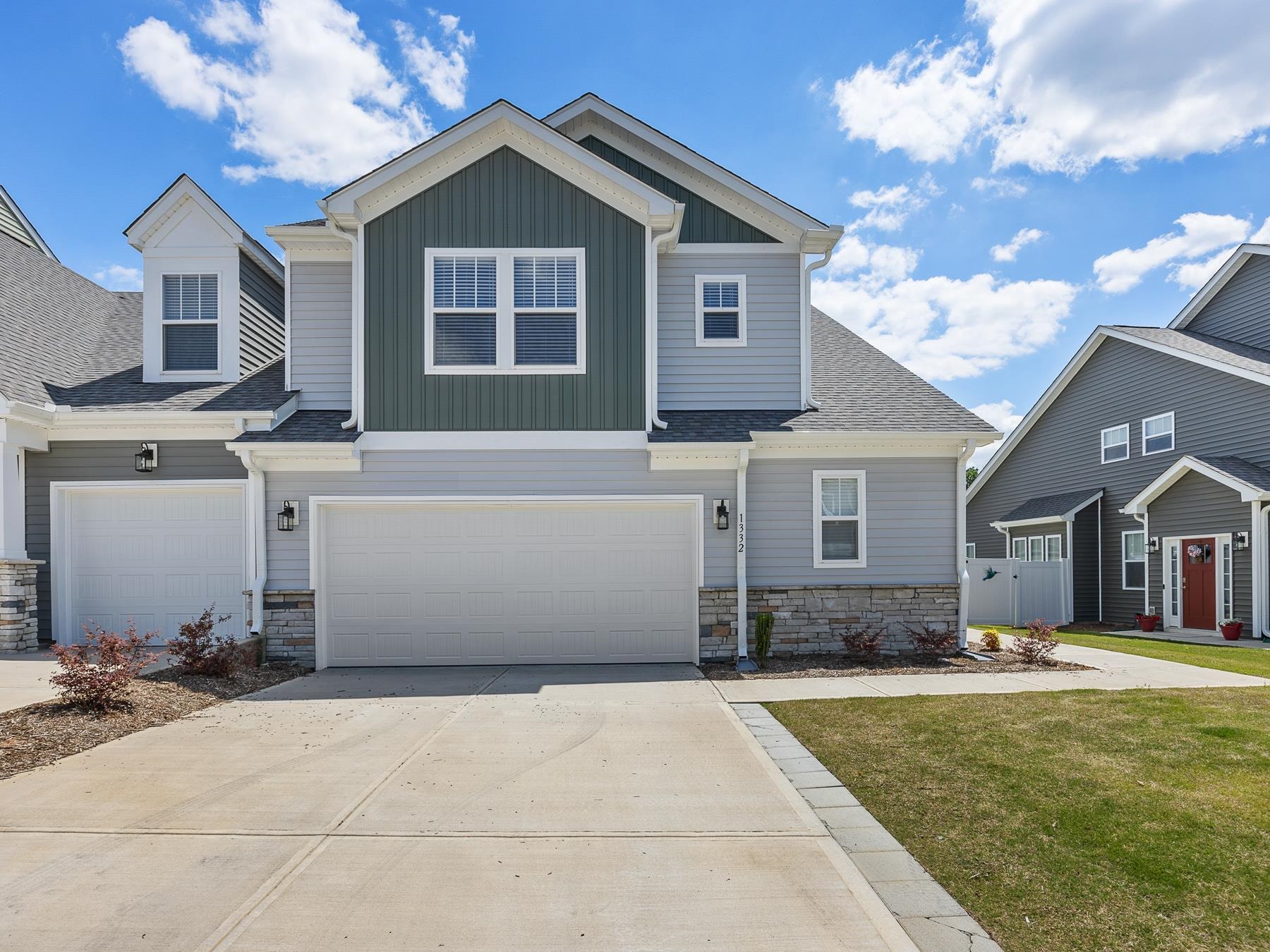 1332 Summer Gold Way