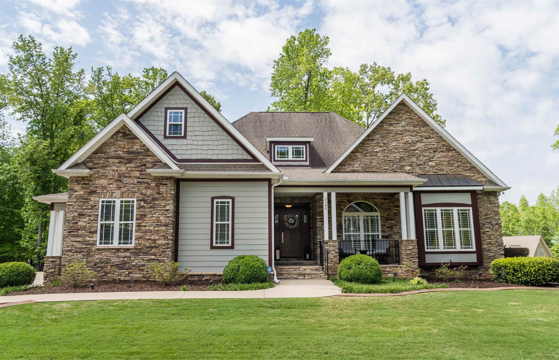 3040 English Cottage Way