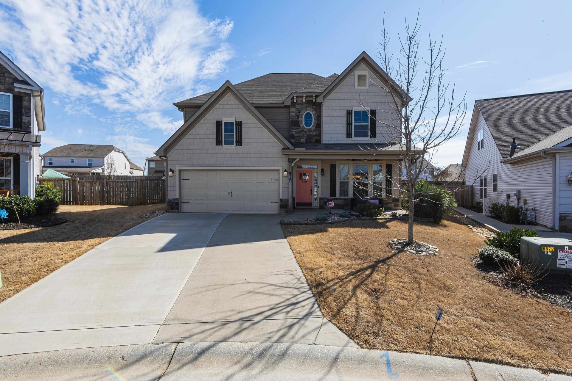 910 Deephallow Place